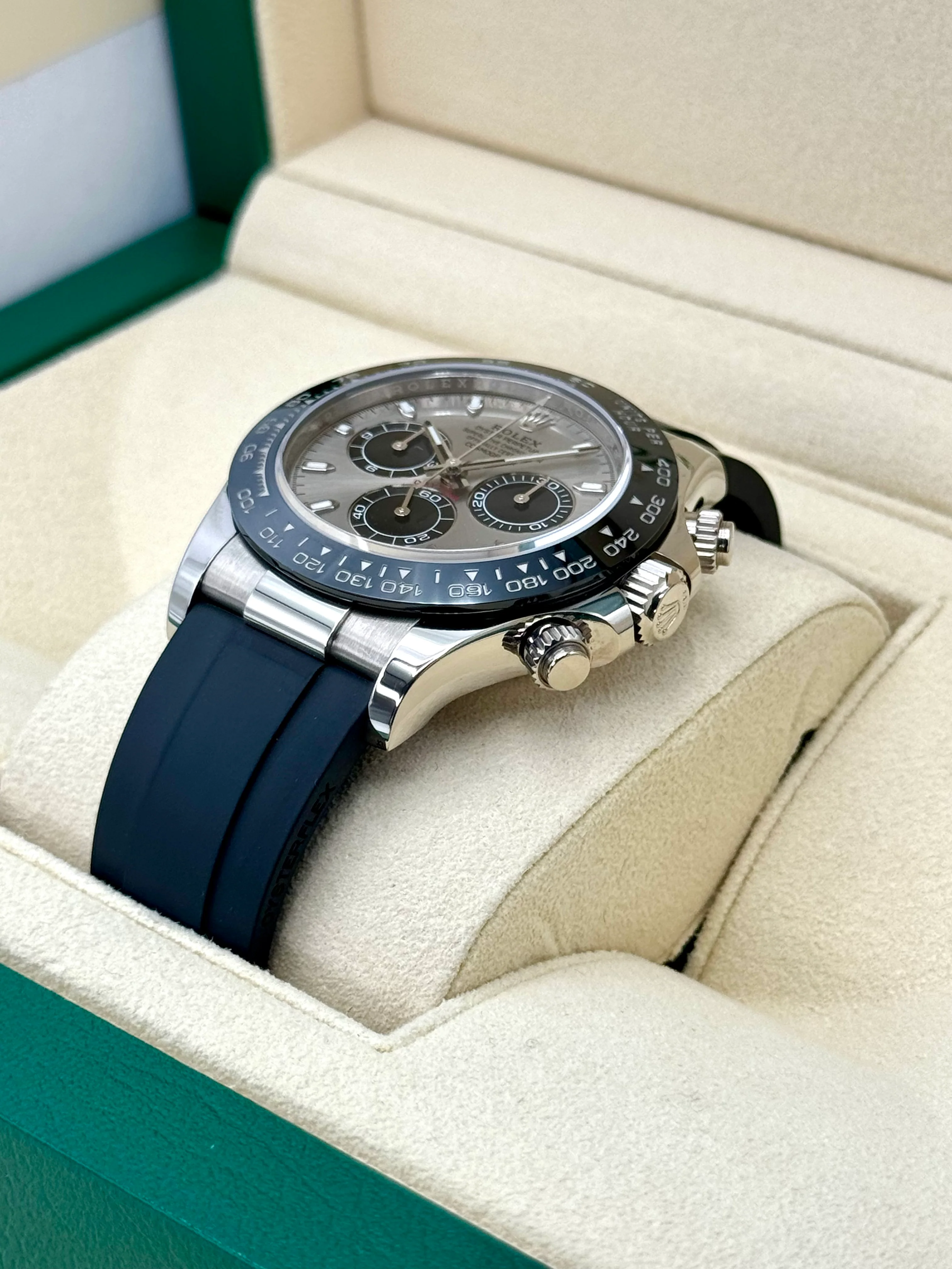 2022 Rolex Daytona 40mm 116519LN White Gold Silver Ghost Dial - Image 5