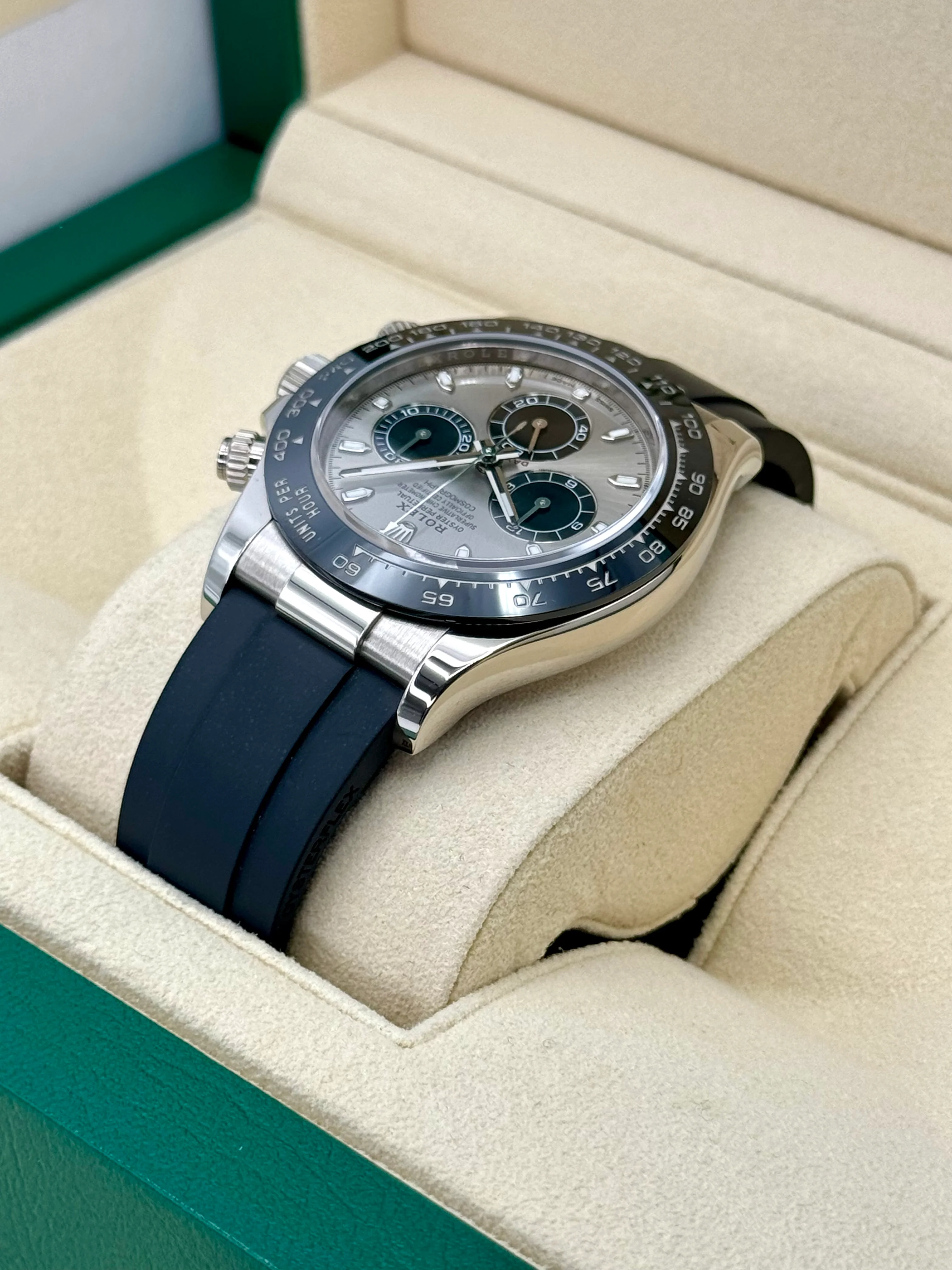2022 Rolex Daytona 40mm 116519LN White Gold Silver Ghost Dial - Image 7