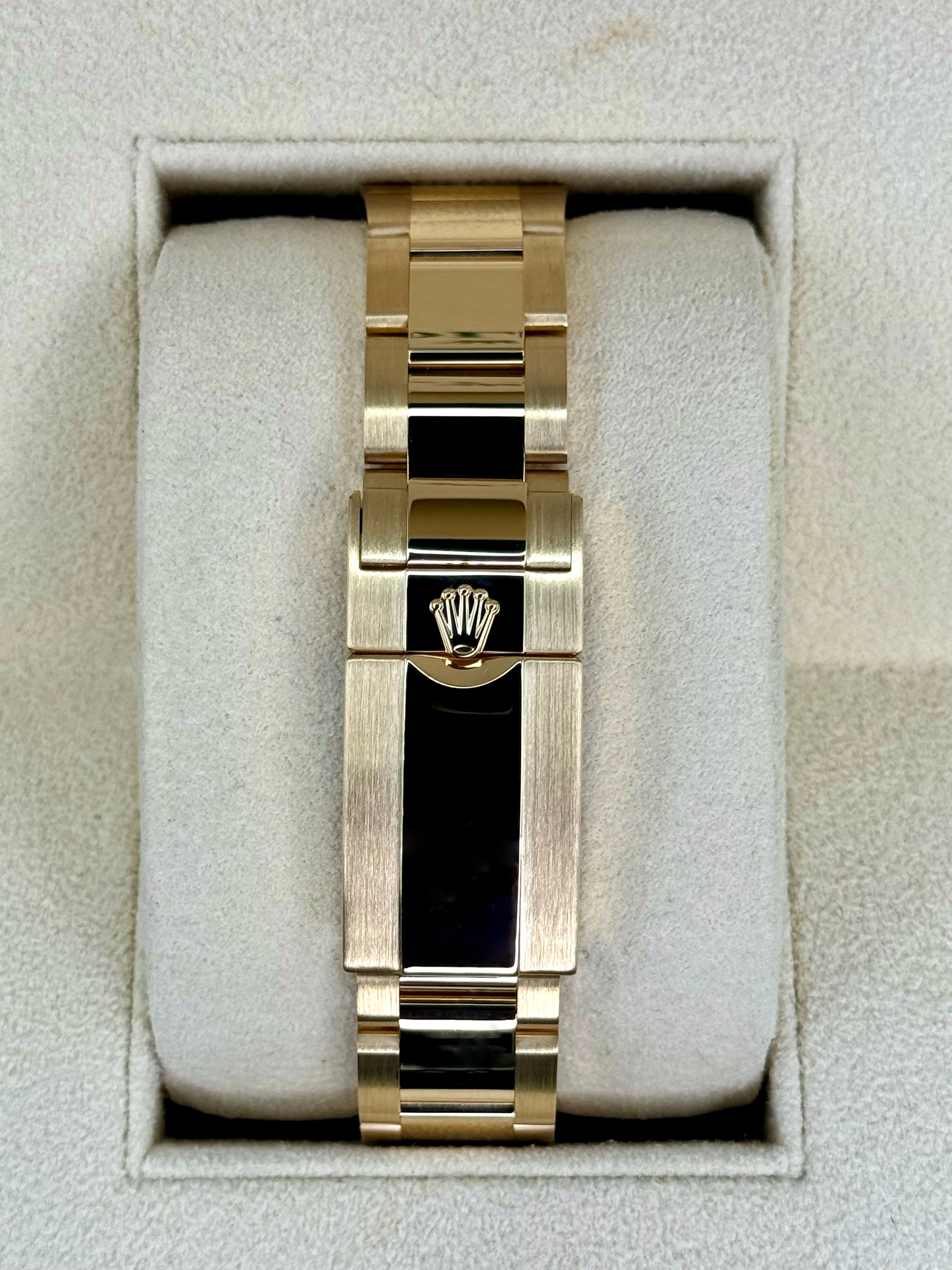 2022 Rolex Daytona "John Mayer" 40mm 116508 Yellow Gold Green Dial - Image 2