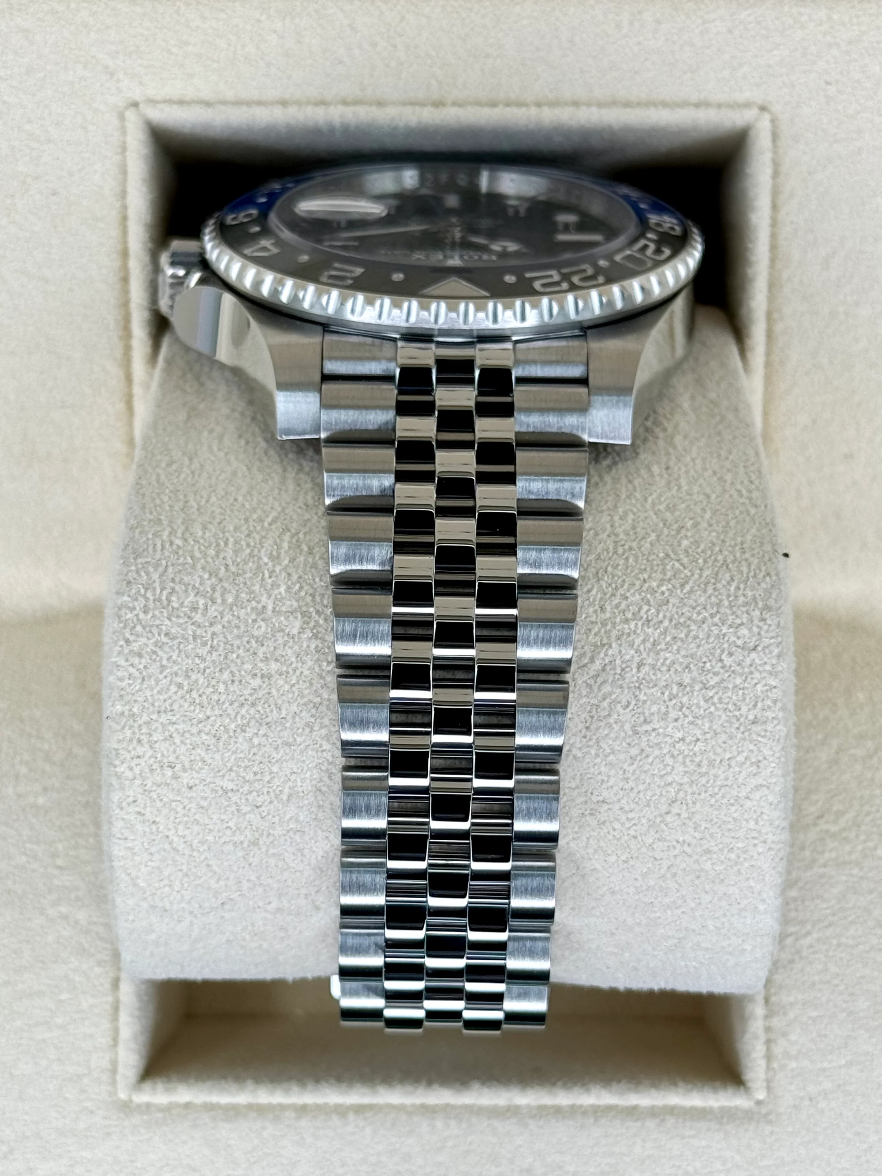 2022 Rolex GMT-Master II "Batgirl" 40mm 126710BLNR Jubilee Black Dial - Image 4