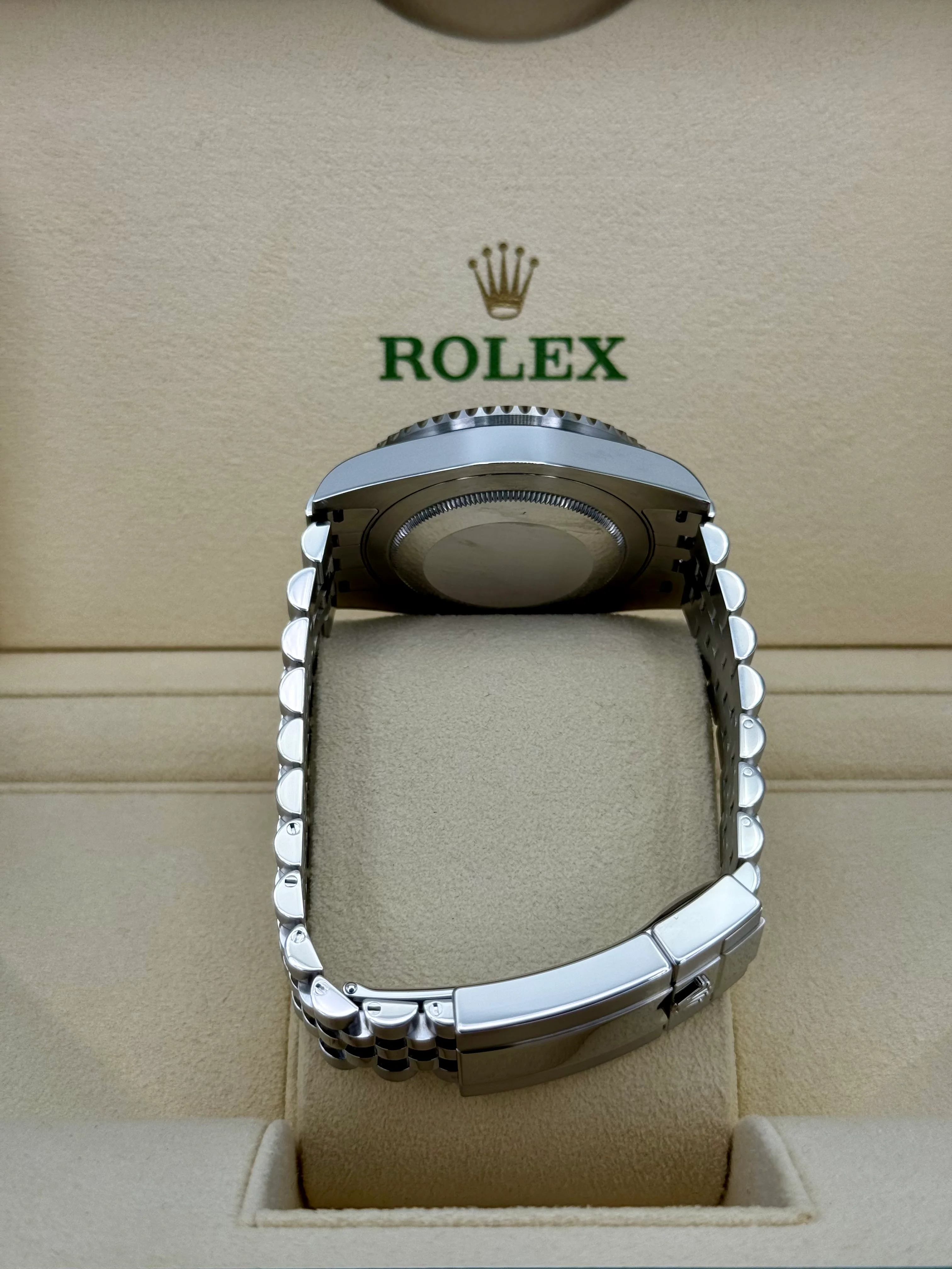 2022 Rolex GMT-Master II "Batgirl" 40mm 126710BLNR Jubilee Black Dial - Image 10