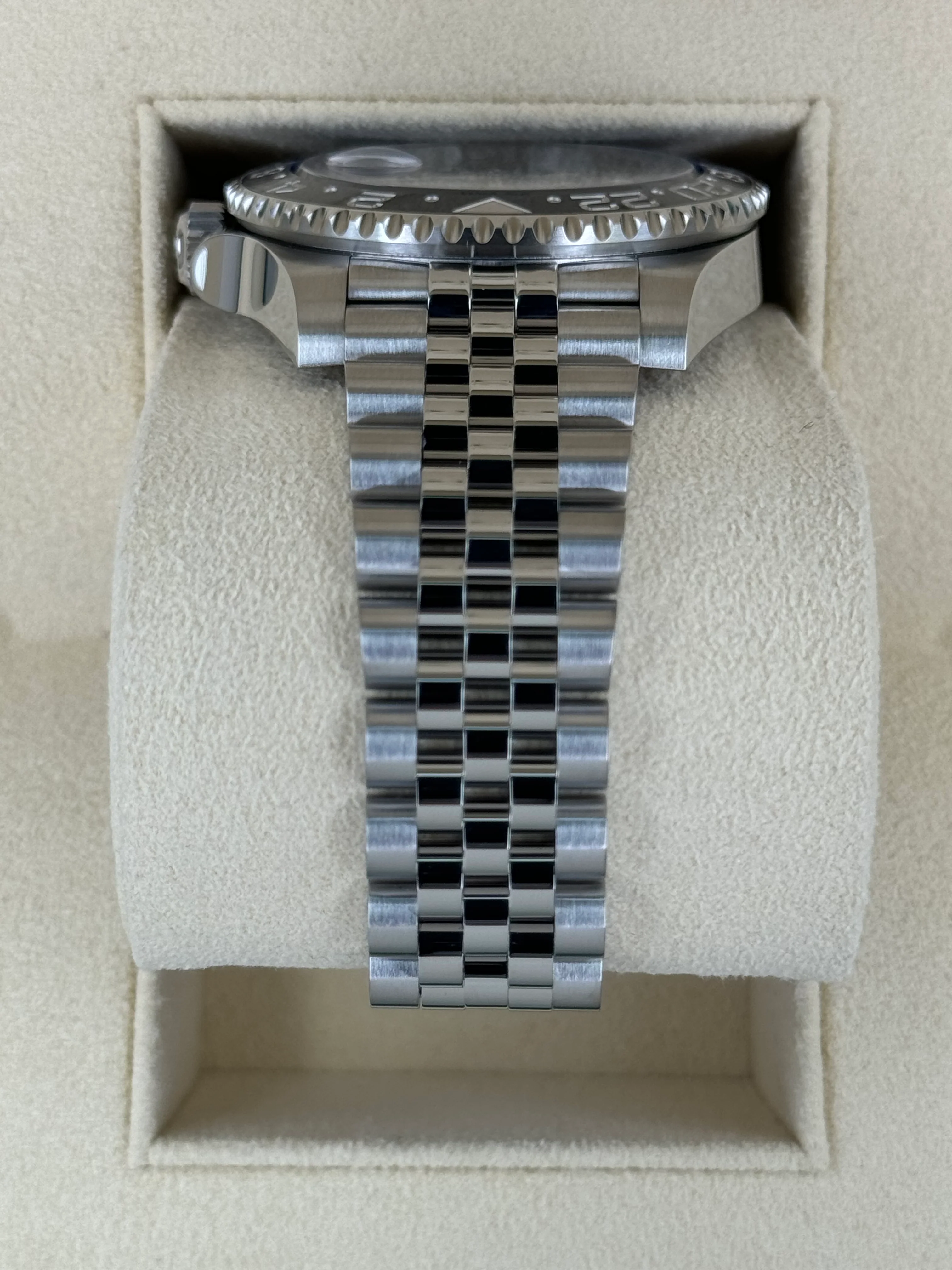 2022 Rolex GMT-Master II "Batgirl" 40mm 126710BLNR Jubilee Black Dial - Image 4