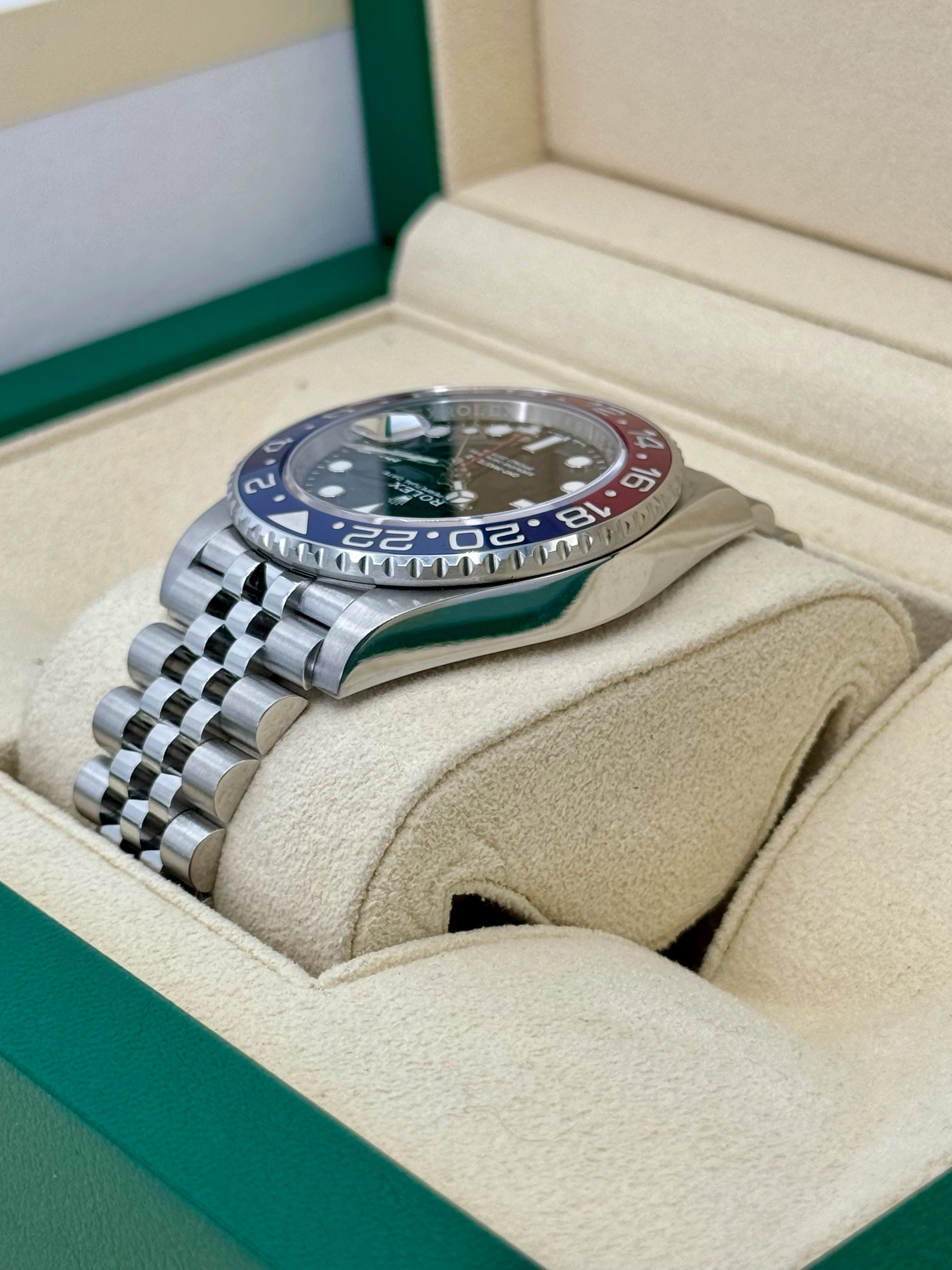 2022 Rolex GMT-Master II "Pepsi" 40mm 126710BLRO Jubilee - Image 7