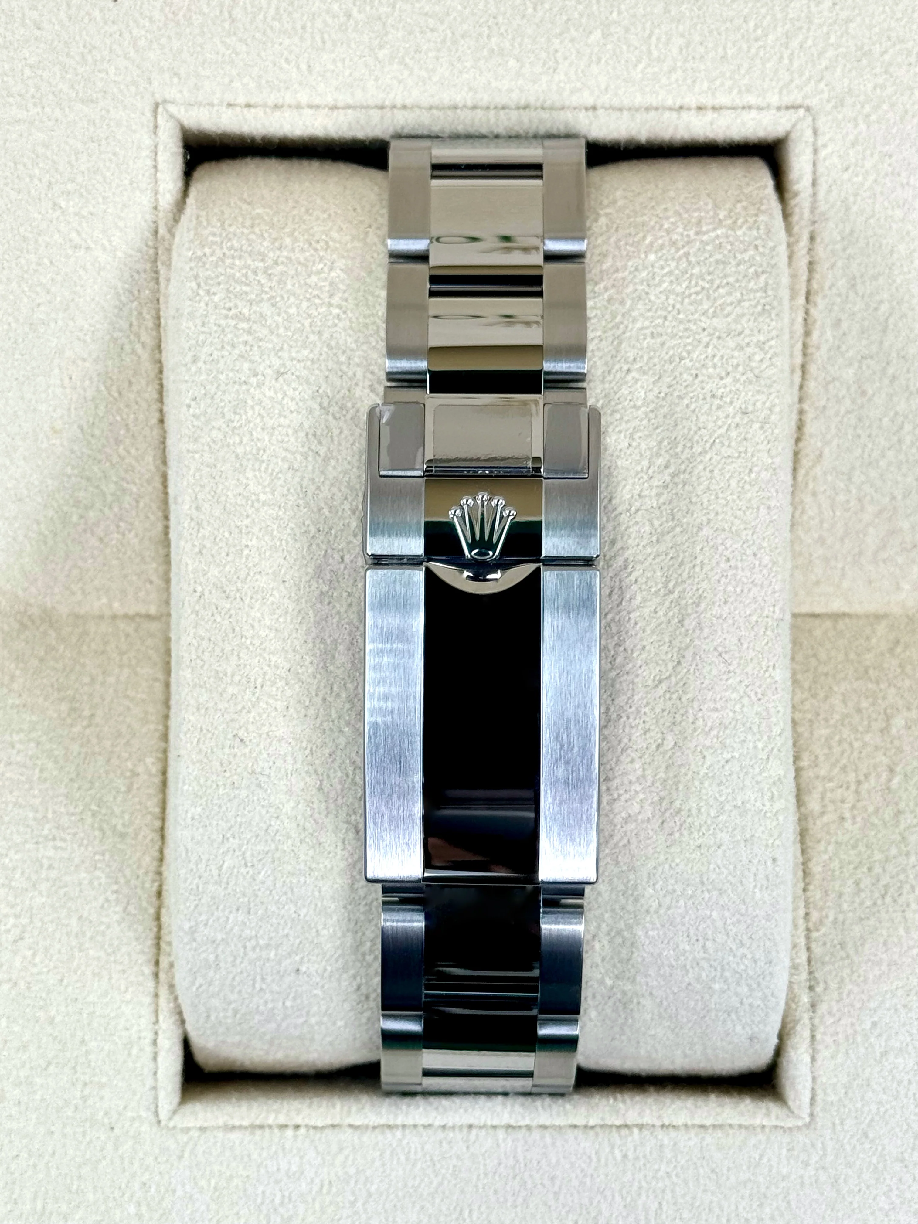 2022 Rolex GMT-Master II "Pepsi" 40mm 126710BLRO Oyster - Image 2