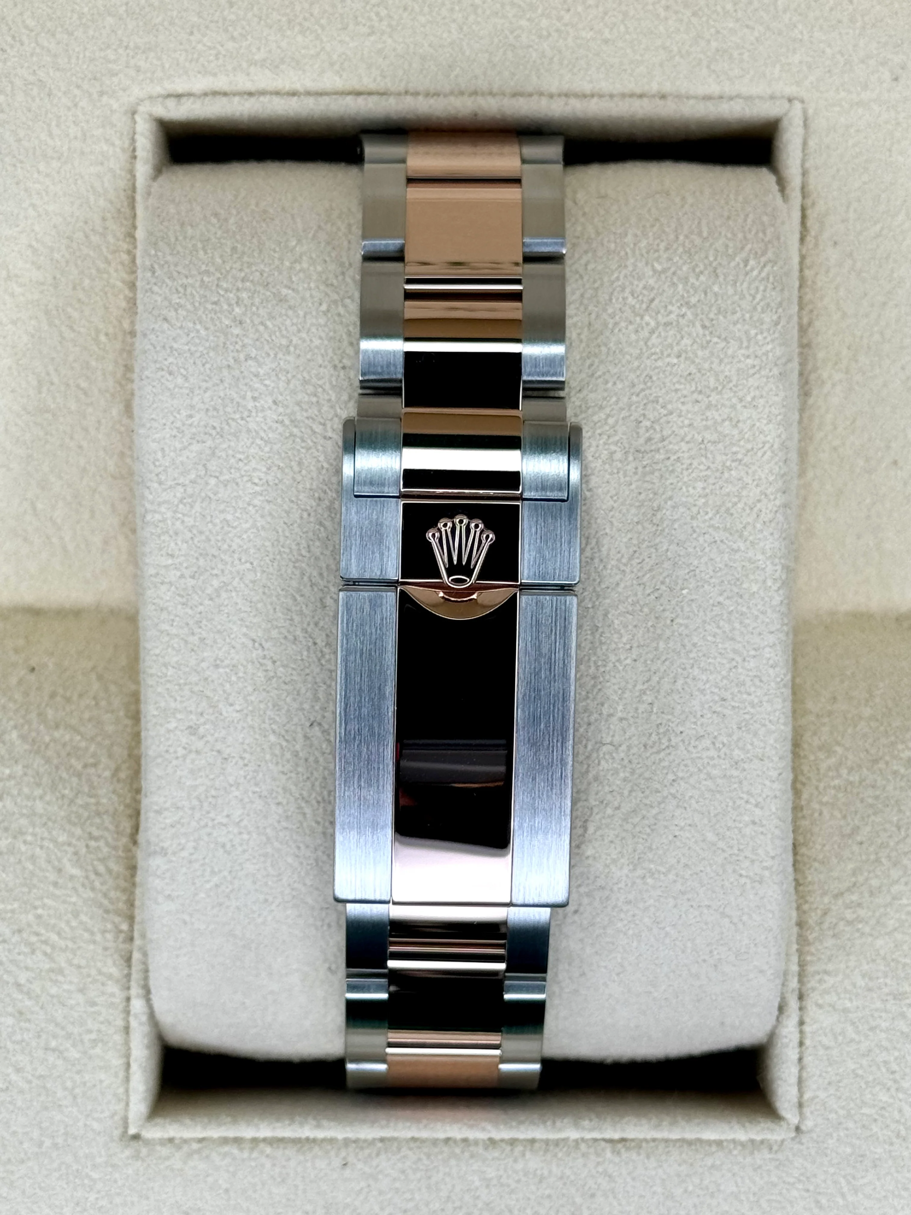 2022 Rolex GMT-Master II "Rootbeer" 40mm 126711CHNR Two-Tone - Image 2