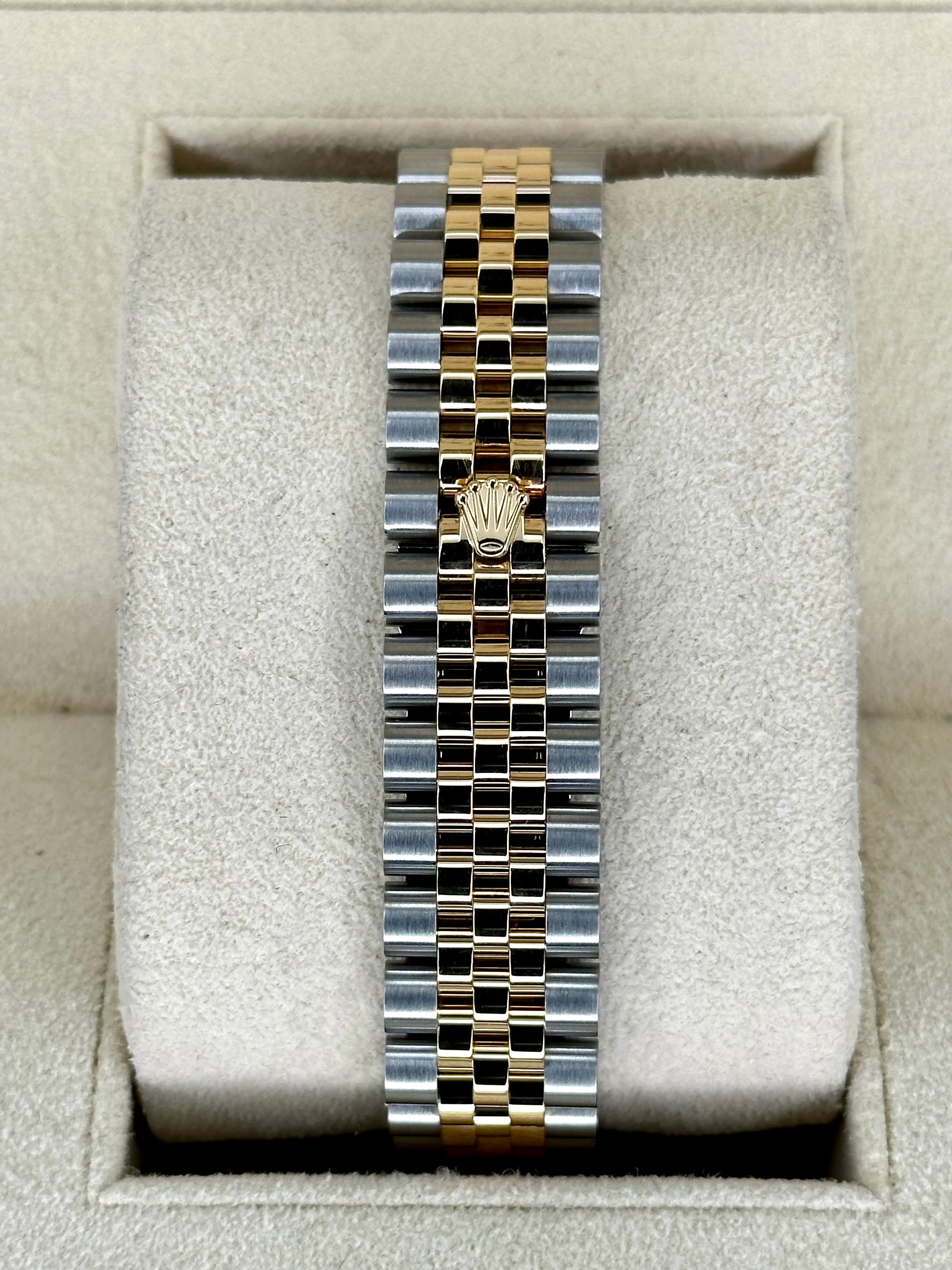 2022 Rolex Lady Datejust 31mm 278273 Jubilee White Roman Numeral Dial - Image 2