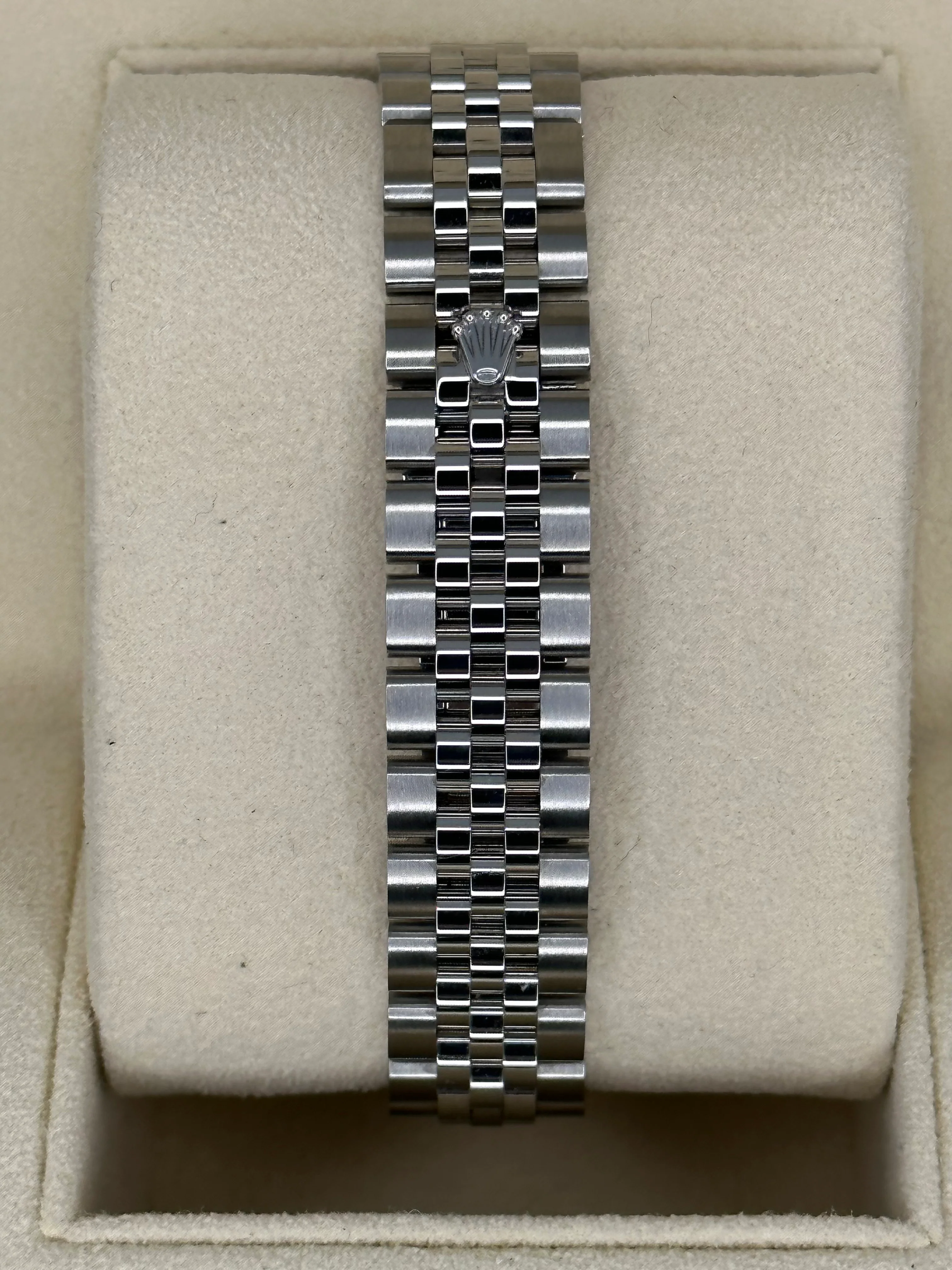 2022 Rolex Lady-Datejust 28mm 279174 Jubilee Mother of Pearl Diamond Dial - Image 2