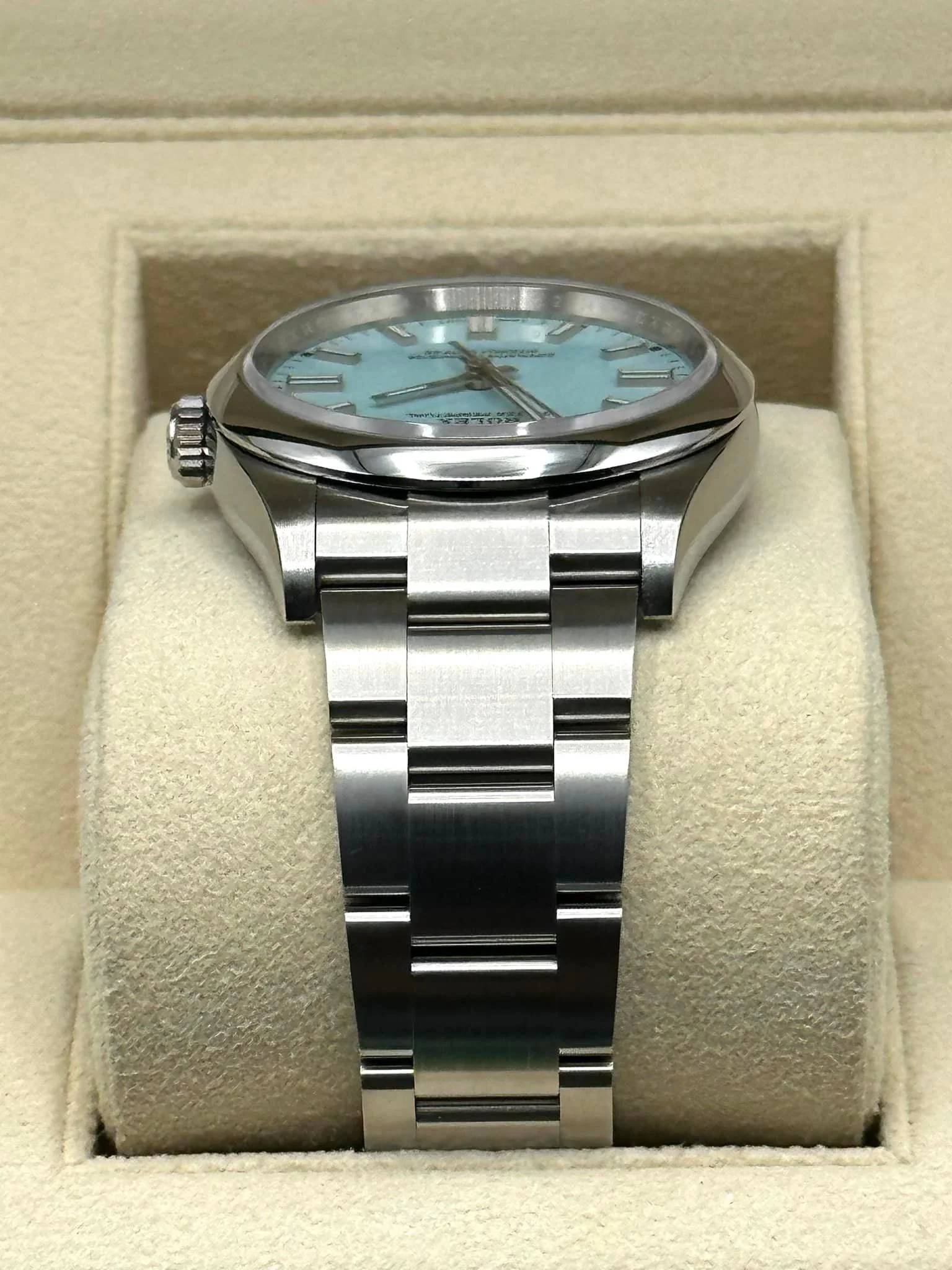 2022 Rolex Oyster Perpetual 36mm 126000 Tiffany Blue Dial - Image 4