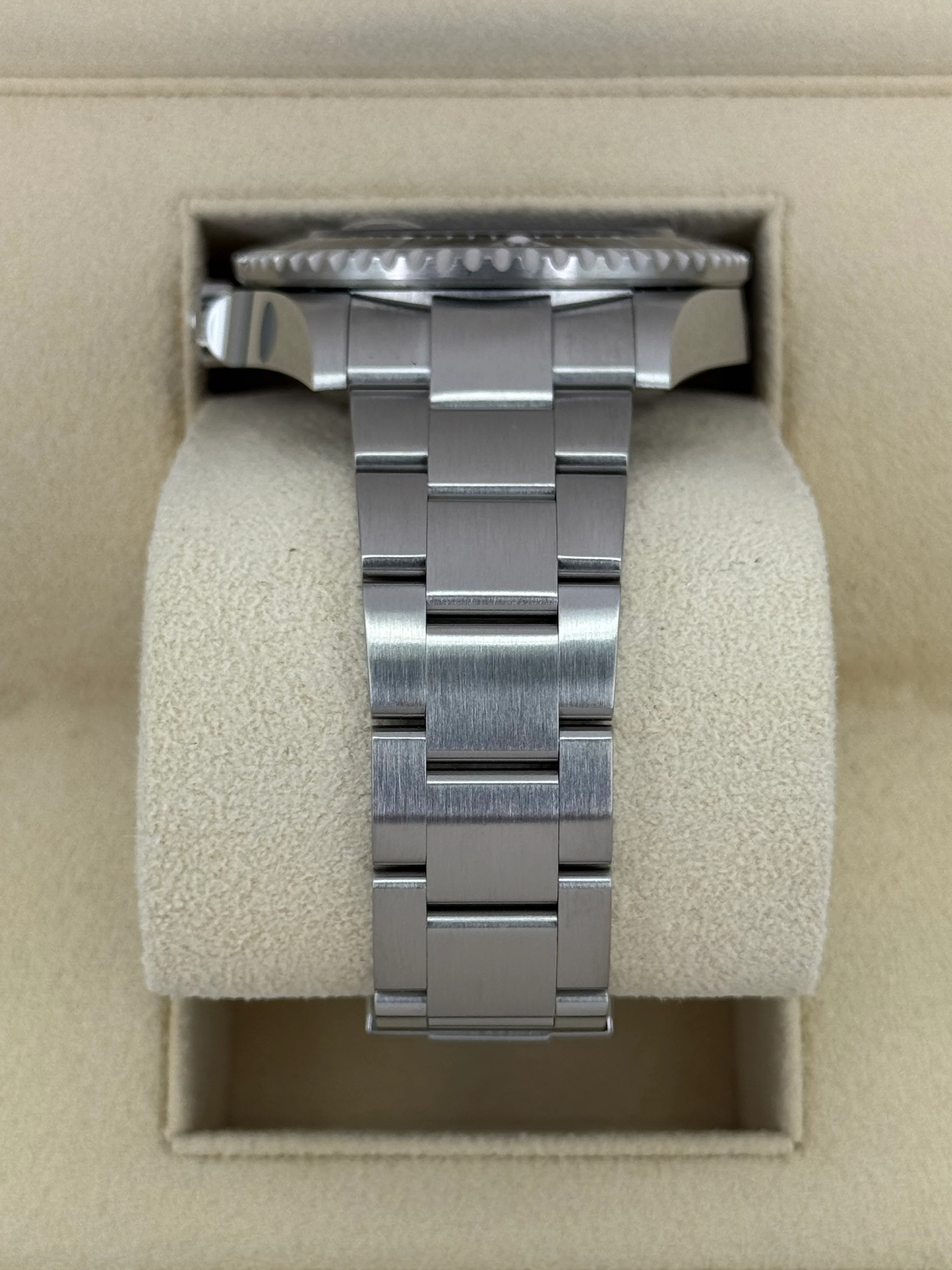 2022 Rolex Sea-Dweller 43mm 126600 Stainless Steel Black Dial - Image 4