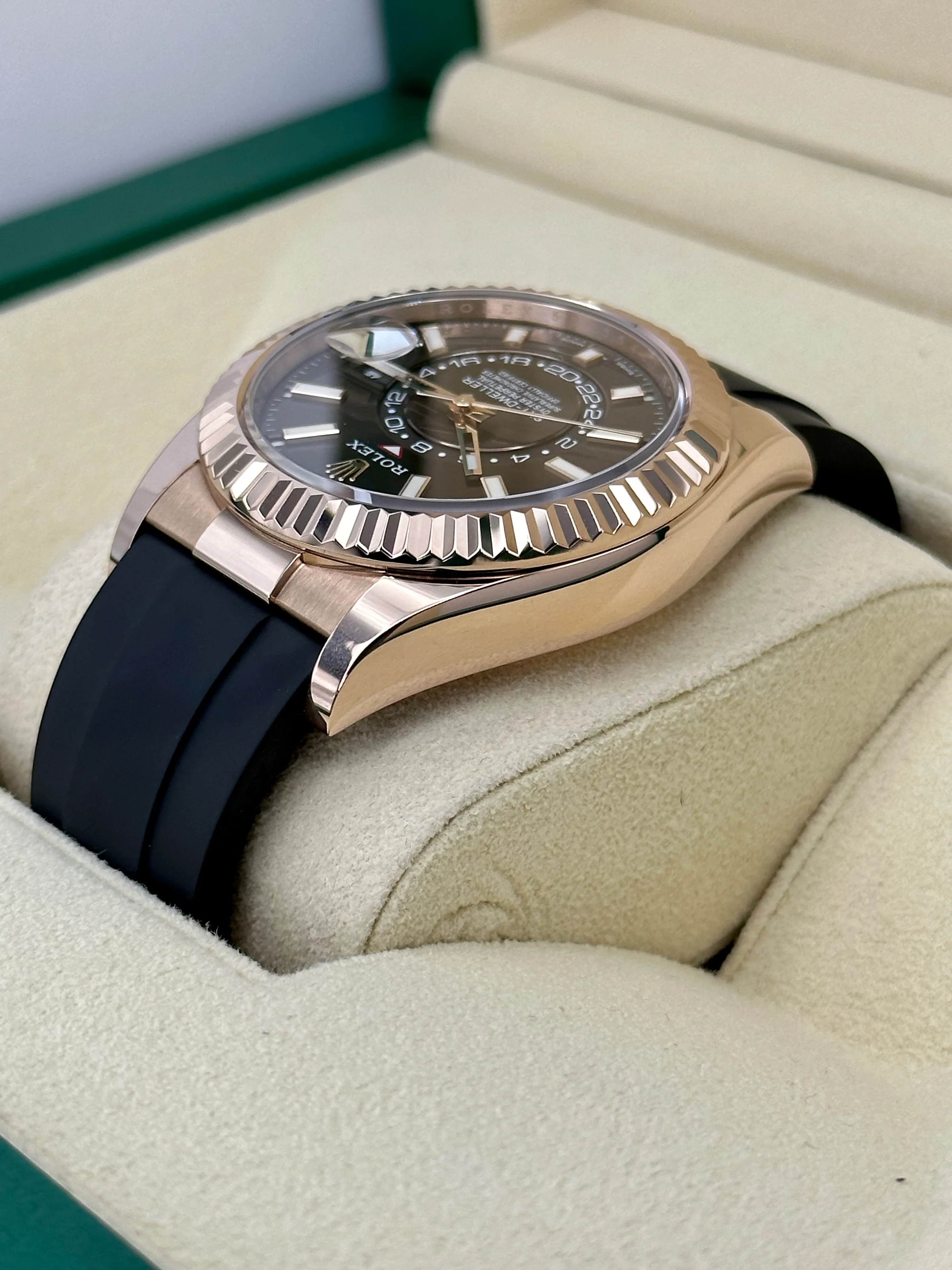 2022 Rolex Sky-Dweller 42mm 326235 Rose Gold Oysterflex Chocolate Dial - Image 7