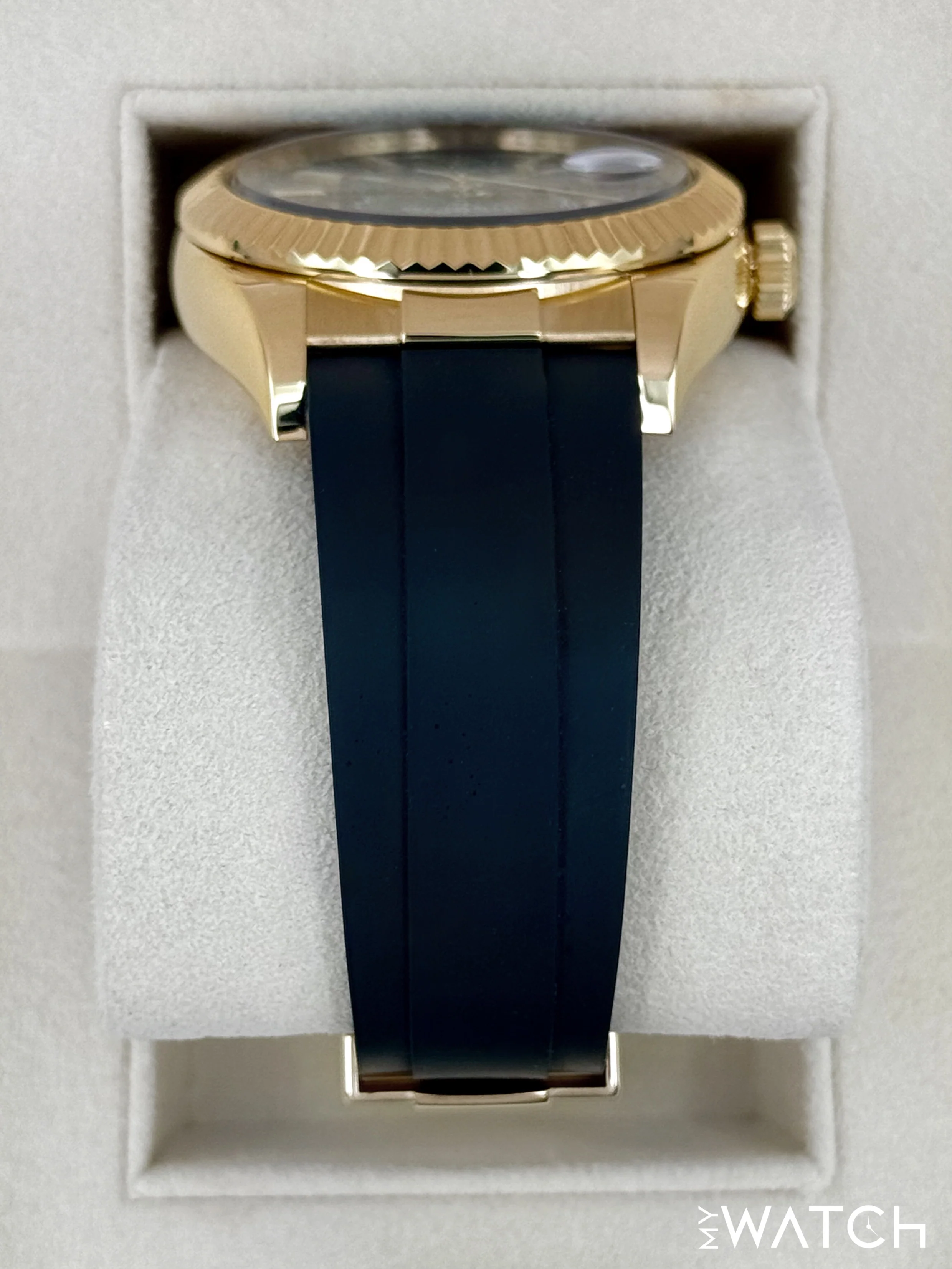 2022 Rolex Sky-Dweller 42mm 326238 Yellow Gold Oysterflex Black Dial - Image 3