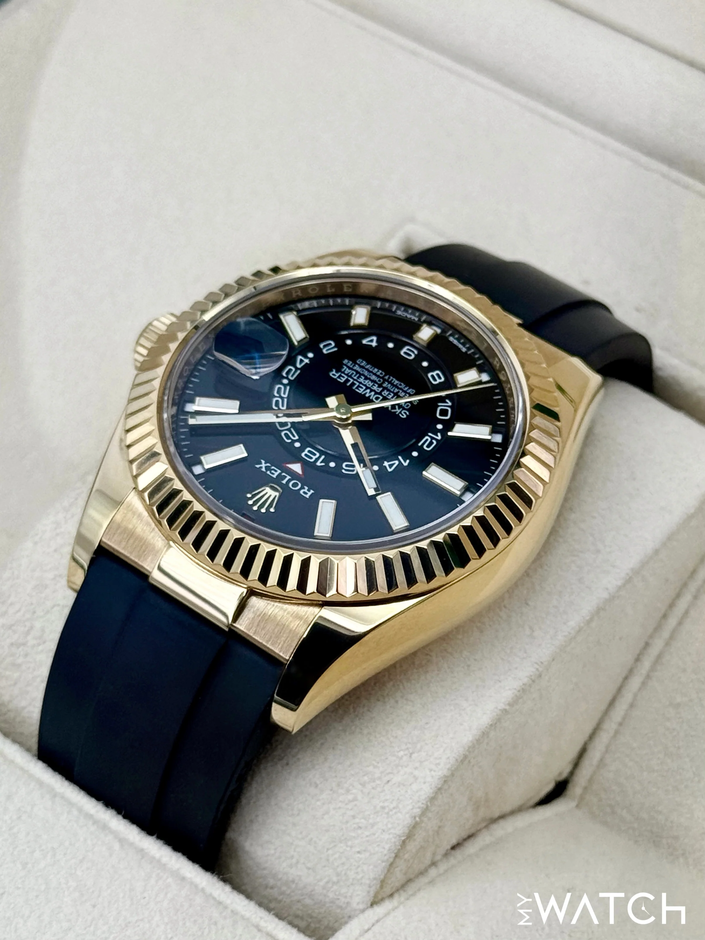 2022 Rolex Sky-Dweller 42mm 326238 Yellow Gold Oysterflex Black Dial - Image 7