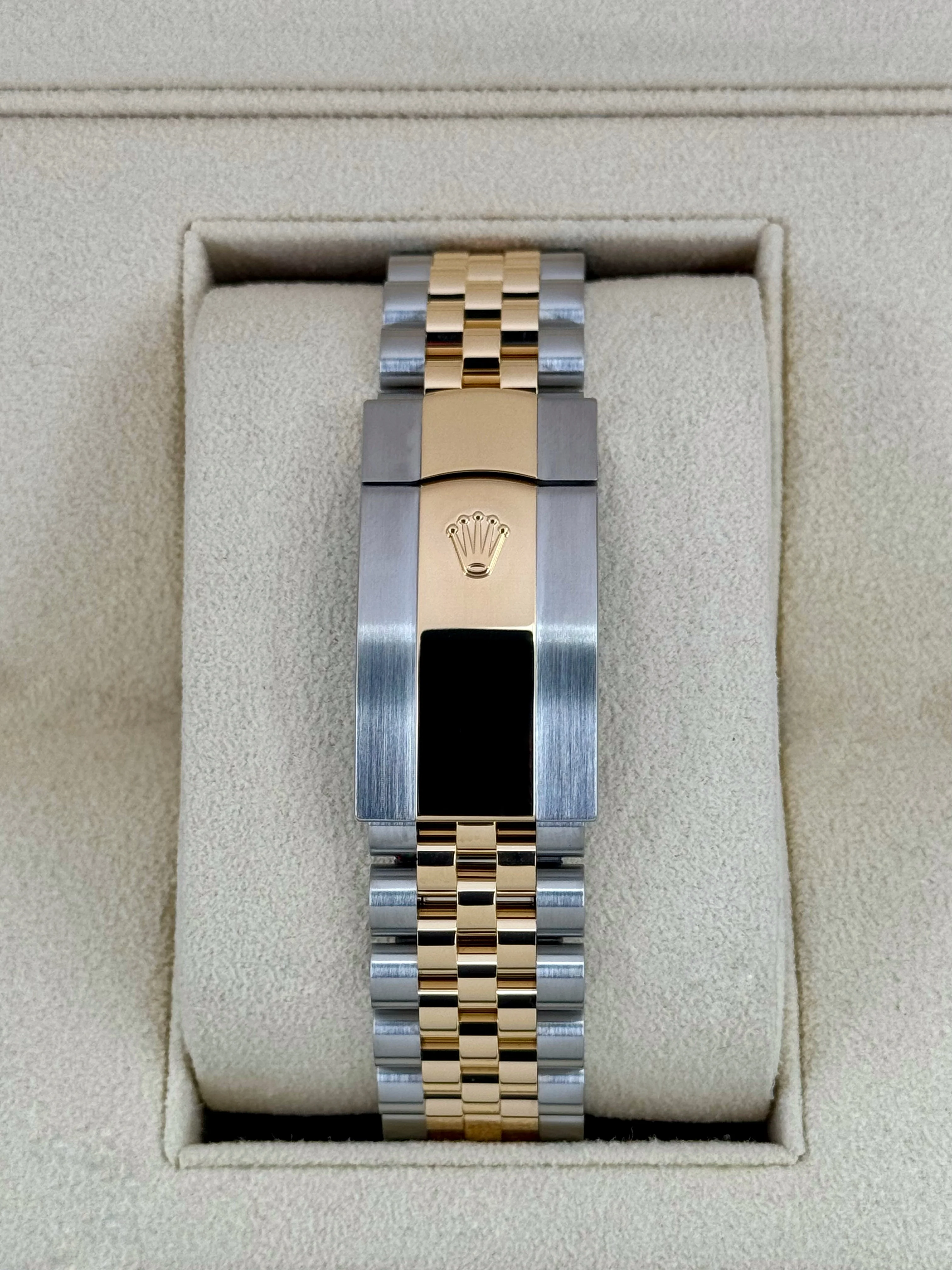 2022 Rolex Sky-Dweller 42mm 326933 Two-Tone Jubilee Black Dial - Image 2