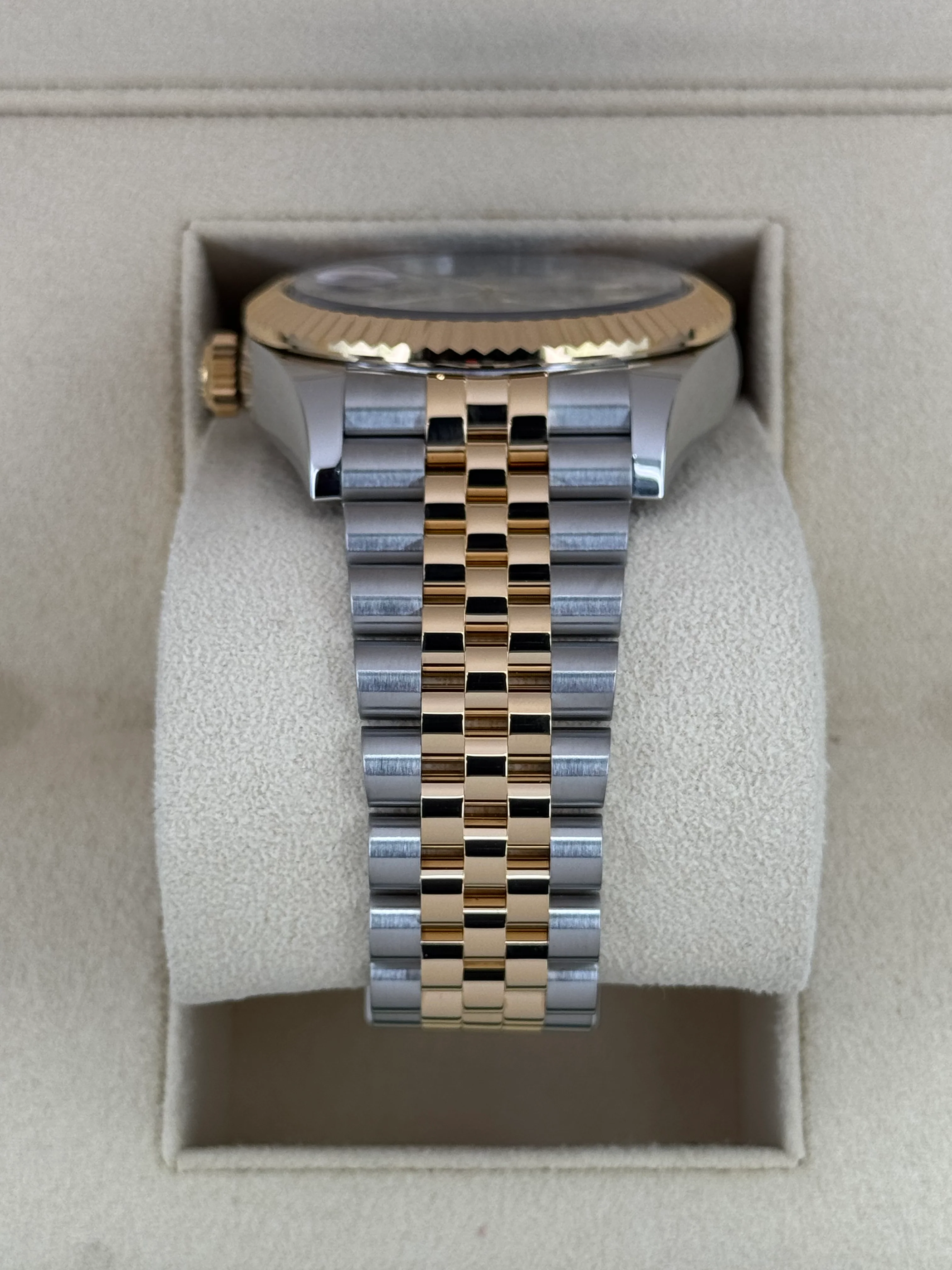 2022 Rolex Sky-Dweller 42mm 326933 Two-Tone Jubilee Black Dial - Image 4