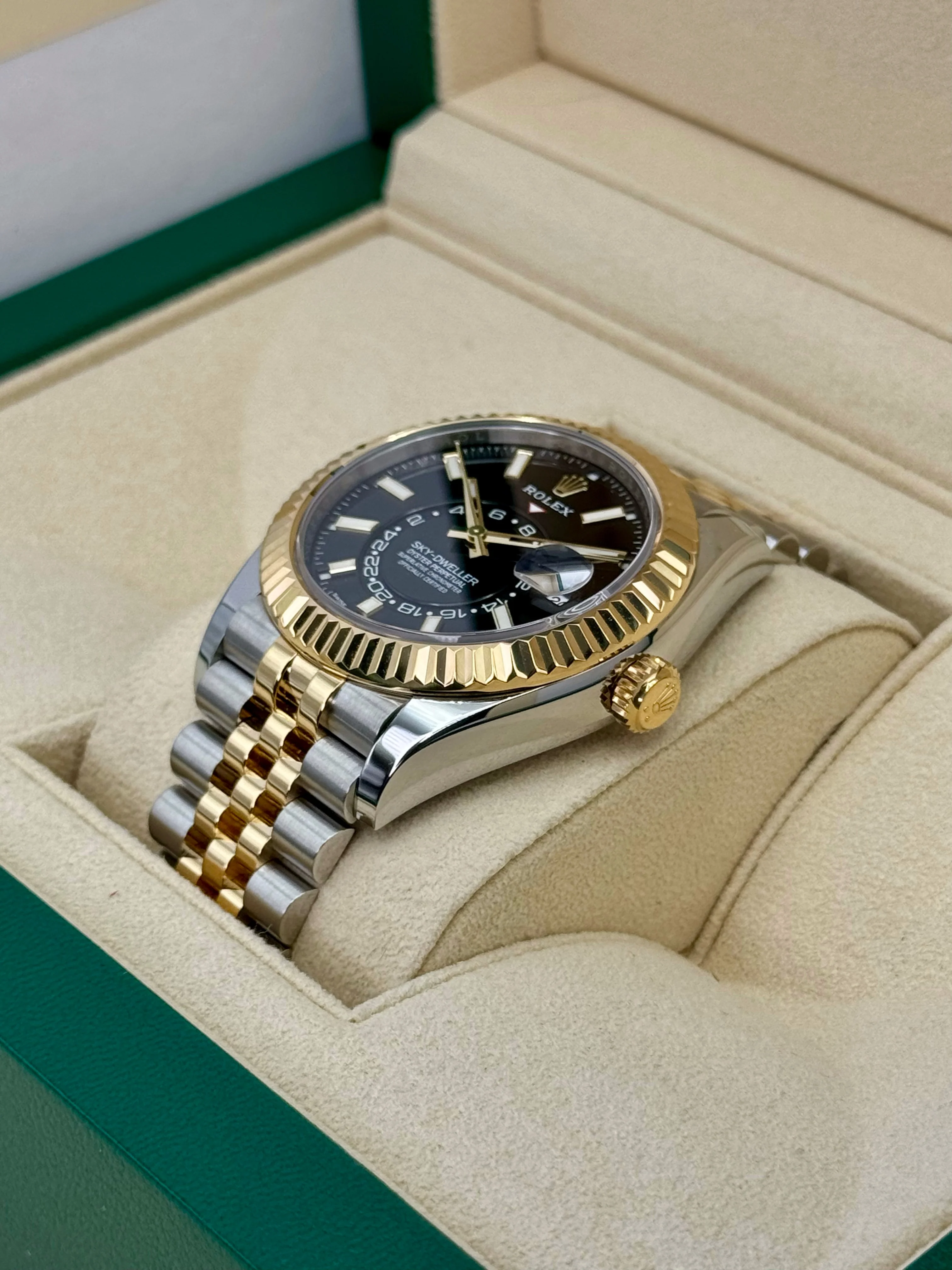 2022 Rolex Sky-Dweller 42mm 326933 Two-Tone Jubilee Black Dial - Image 5