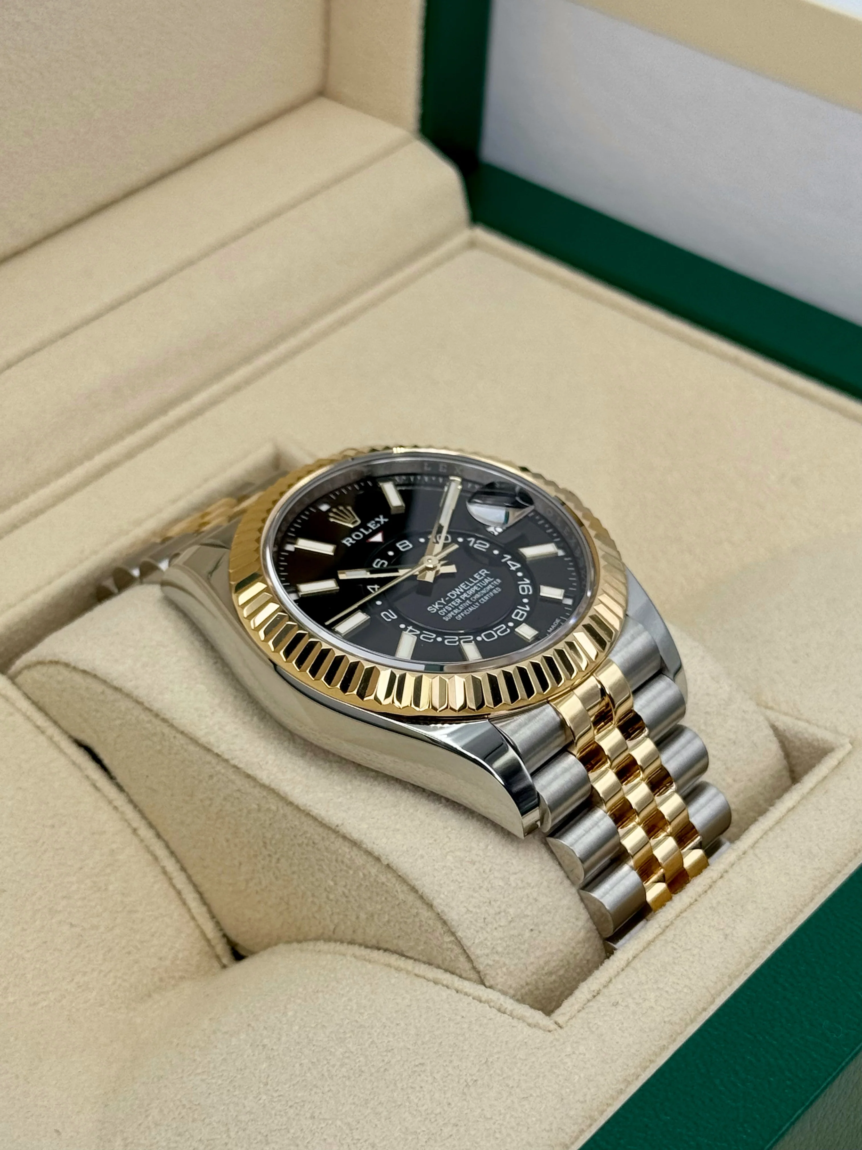 2022 Rolex Sky-Dweller 42mm 326933 Two-Tone Jubilee Black Dial - Image 6