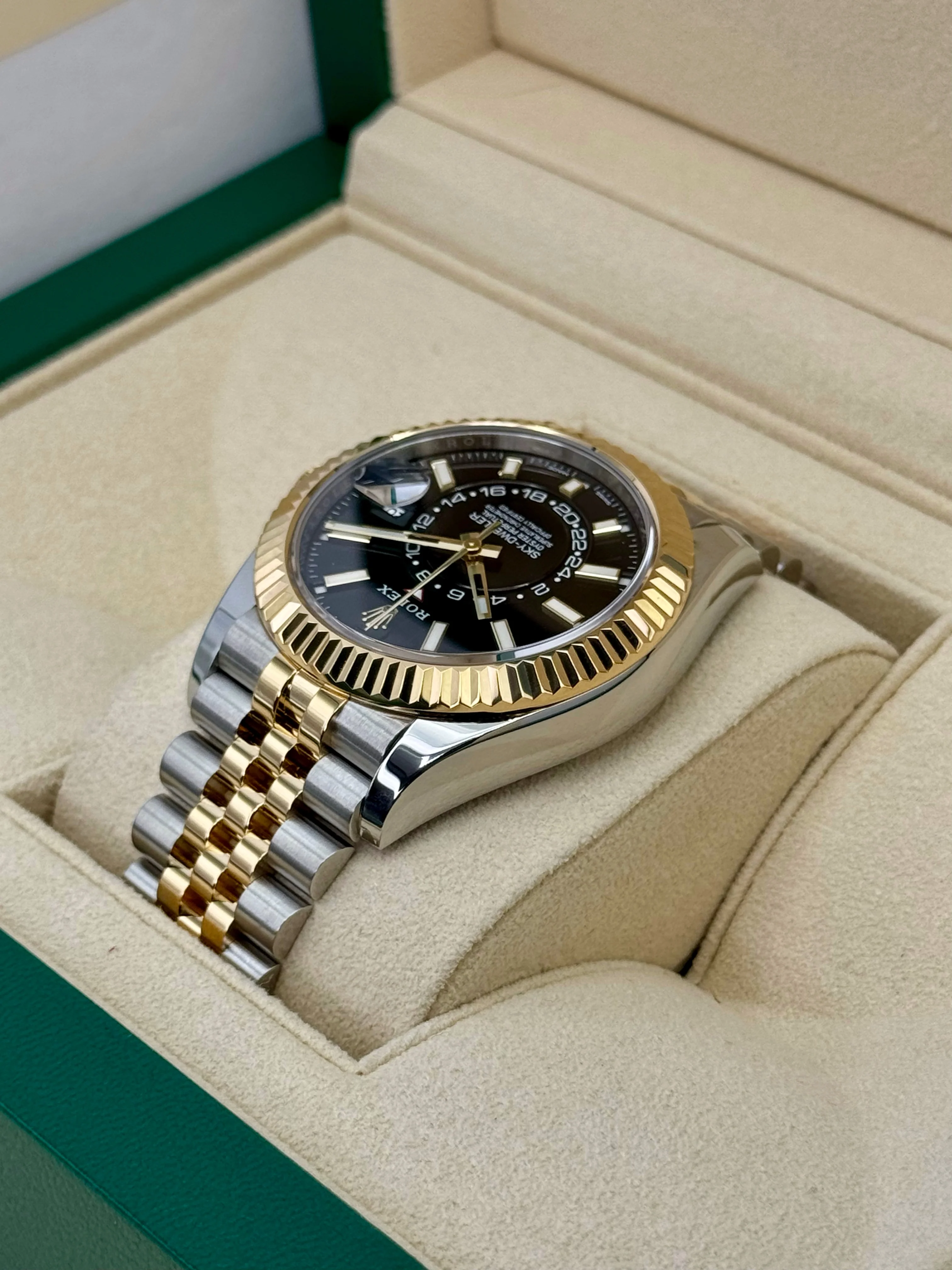2022 Rolex Sky-Dweller 42mm 326933 Two-Tone Jubilee Black Dial - Image 7