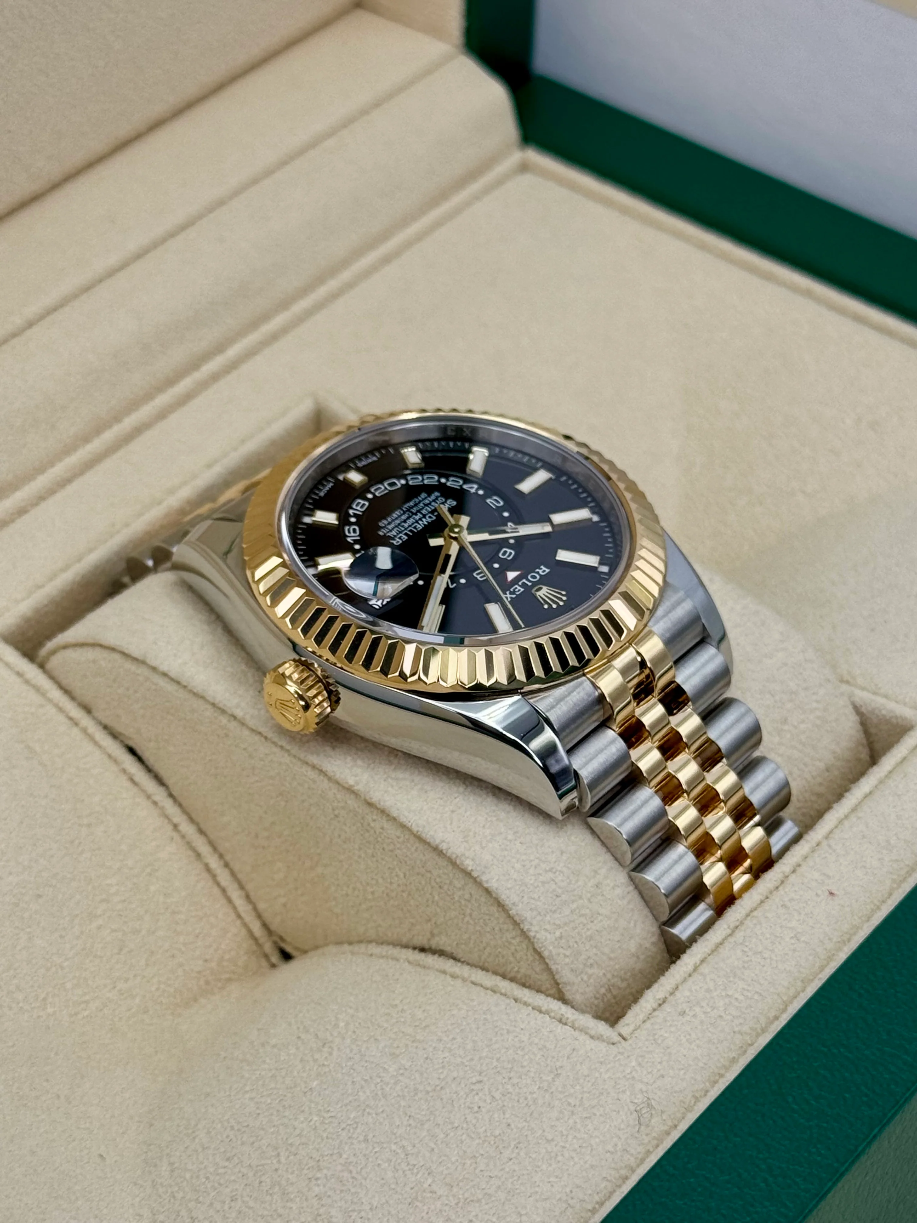 2022 Rolex Sky-Dweller 42mm 326933 Two-Tone Jubilee Black Dial - Image 8