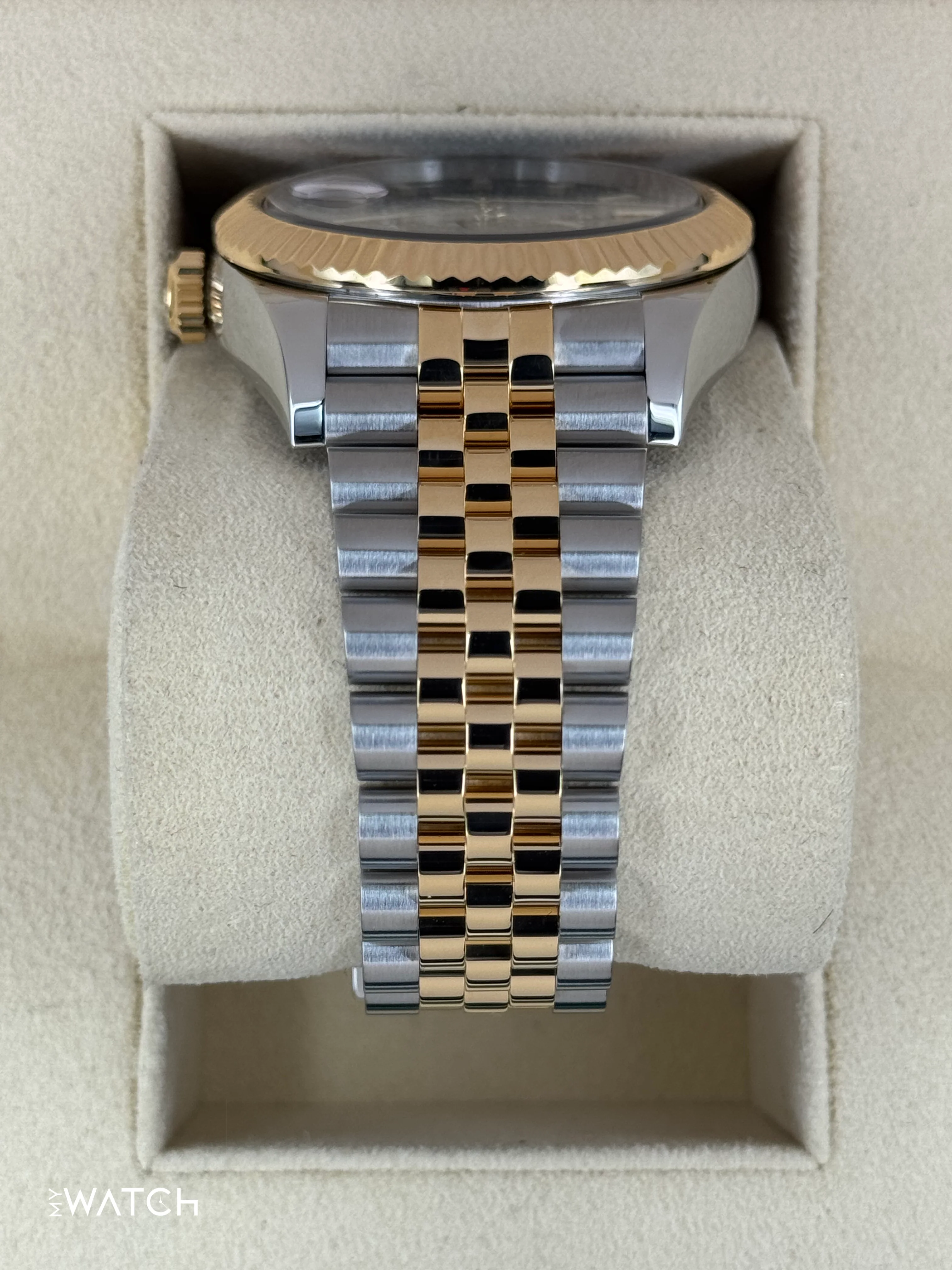 2022 Rolex Sky-Dweller 42mm 326933 Two-Tone Jubilee Black Dial - Image 4