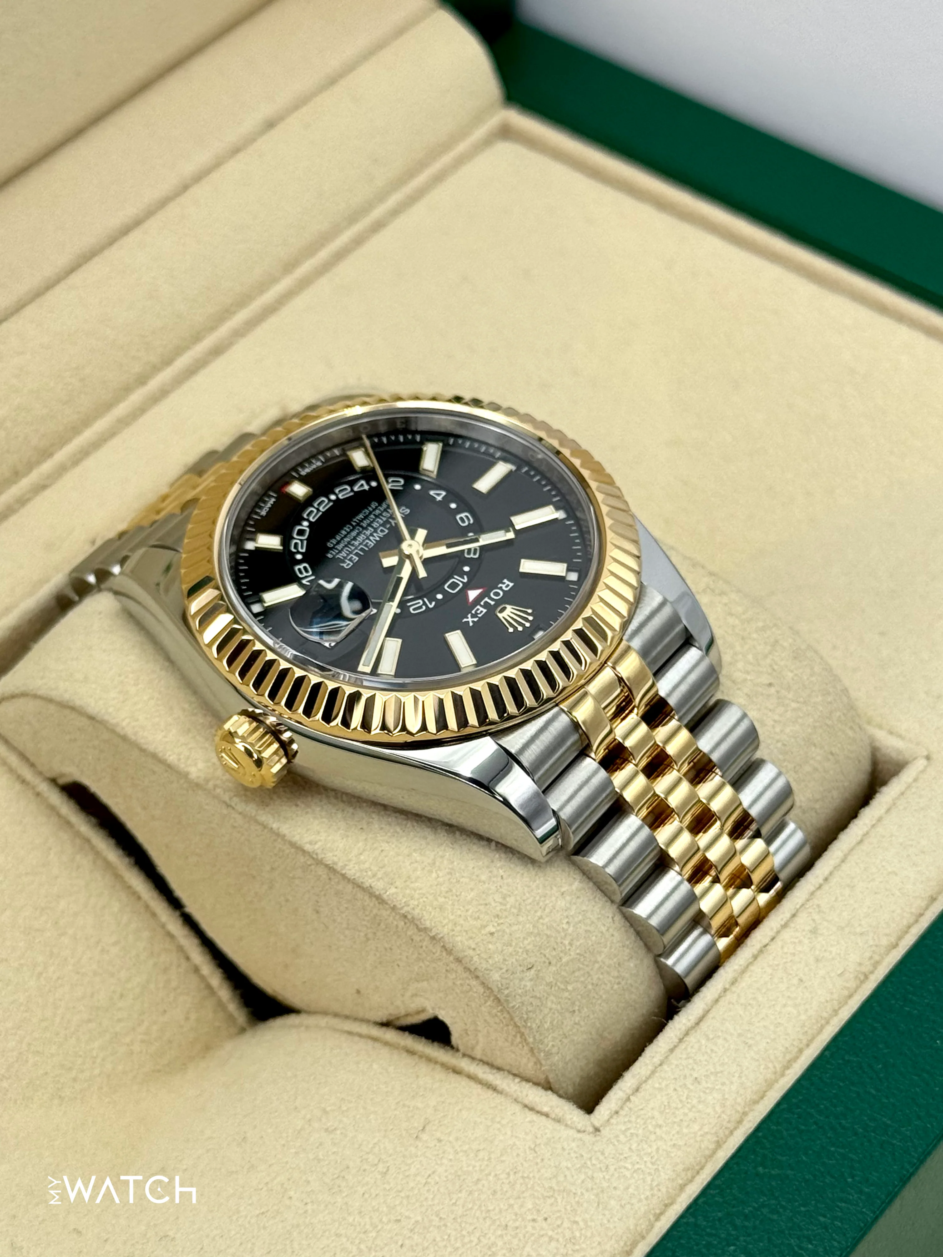 2022 Rolex Sky-Dweller 42mm 326933 Two-Tone Jubilee Black Dial - Image 8