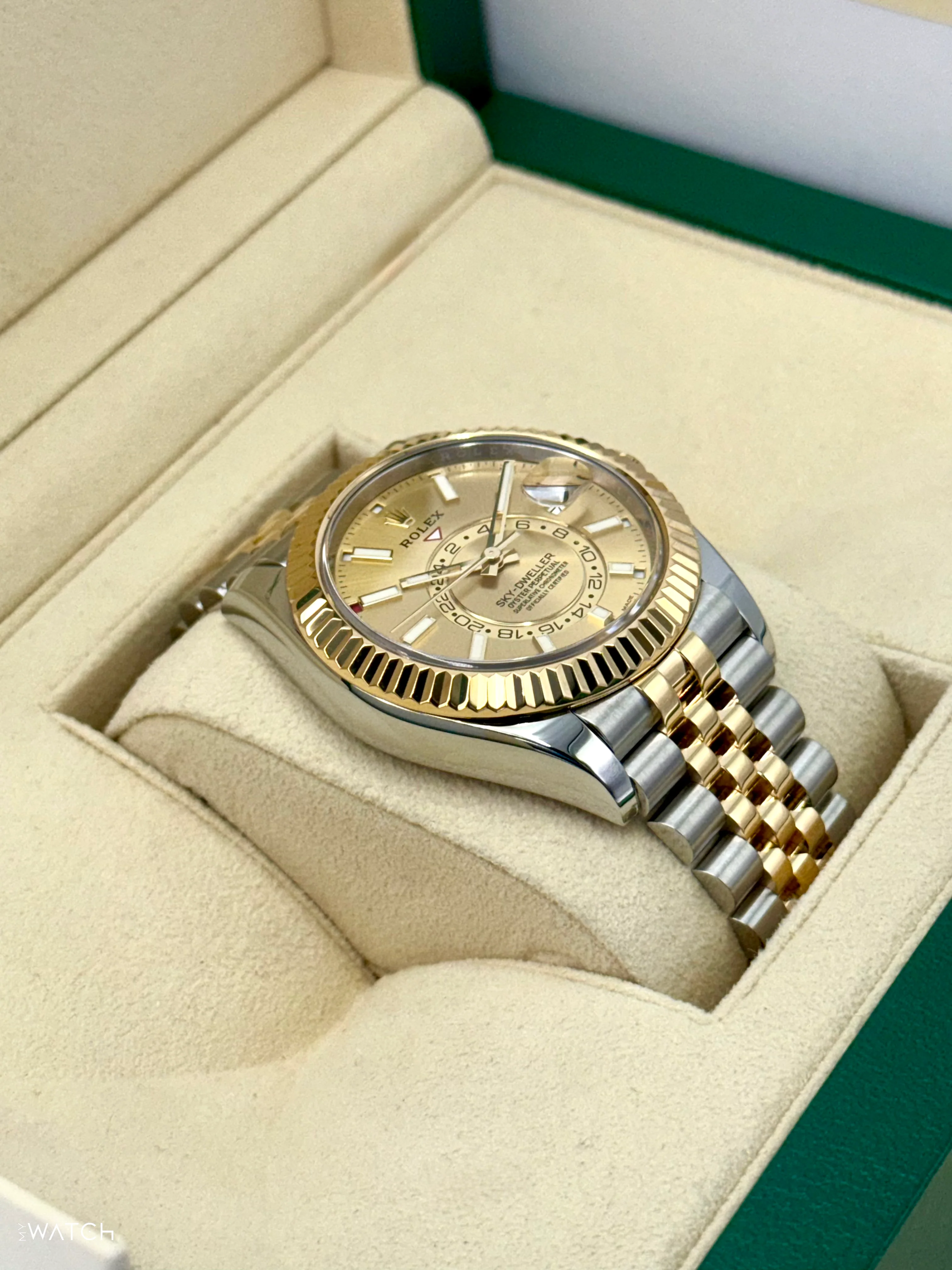 2022 Rolex Sky-Dweller 42mm 326933 Two-Tone Jubilee Champagne Dial - Image 6