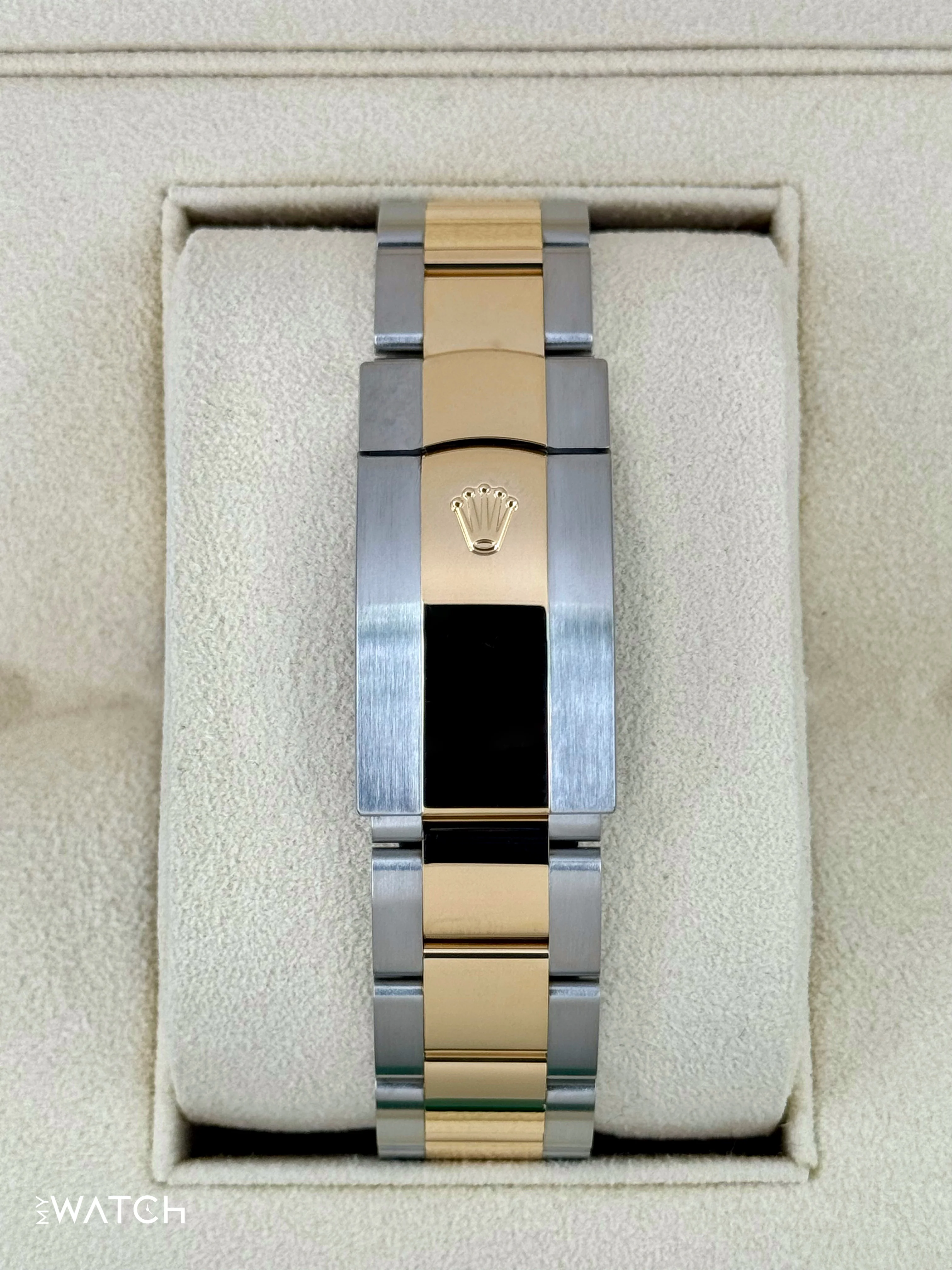 2022 Rolex Sky-Dweller 42mm 326933 Two-Tone Oyster Black Dial - Image 2