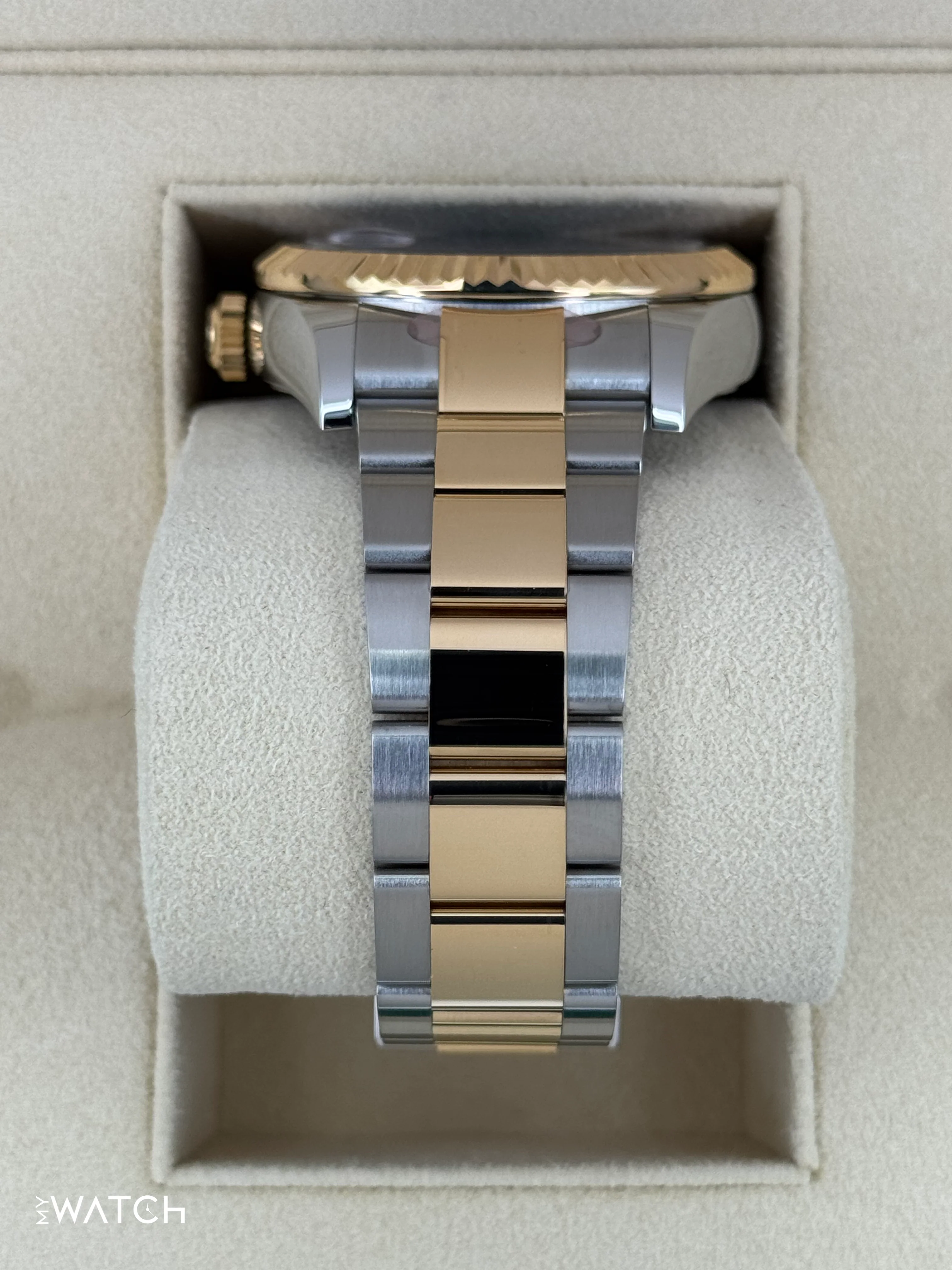 2022 Rolex Sky-Dweller 42mm 326933 Two-Tone Oyster Black Dial - Image 4