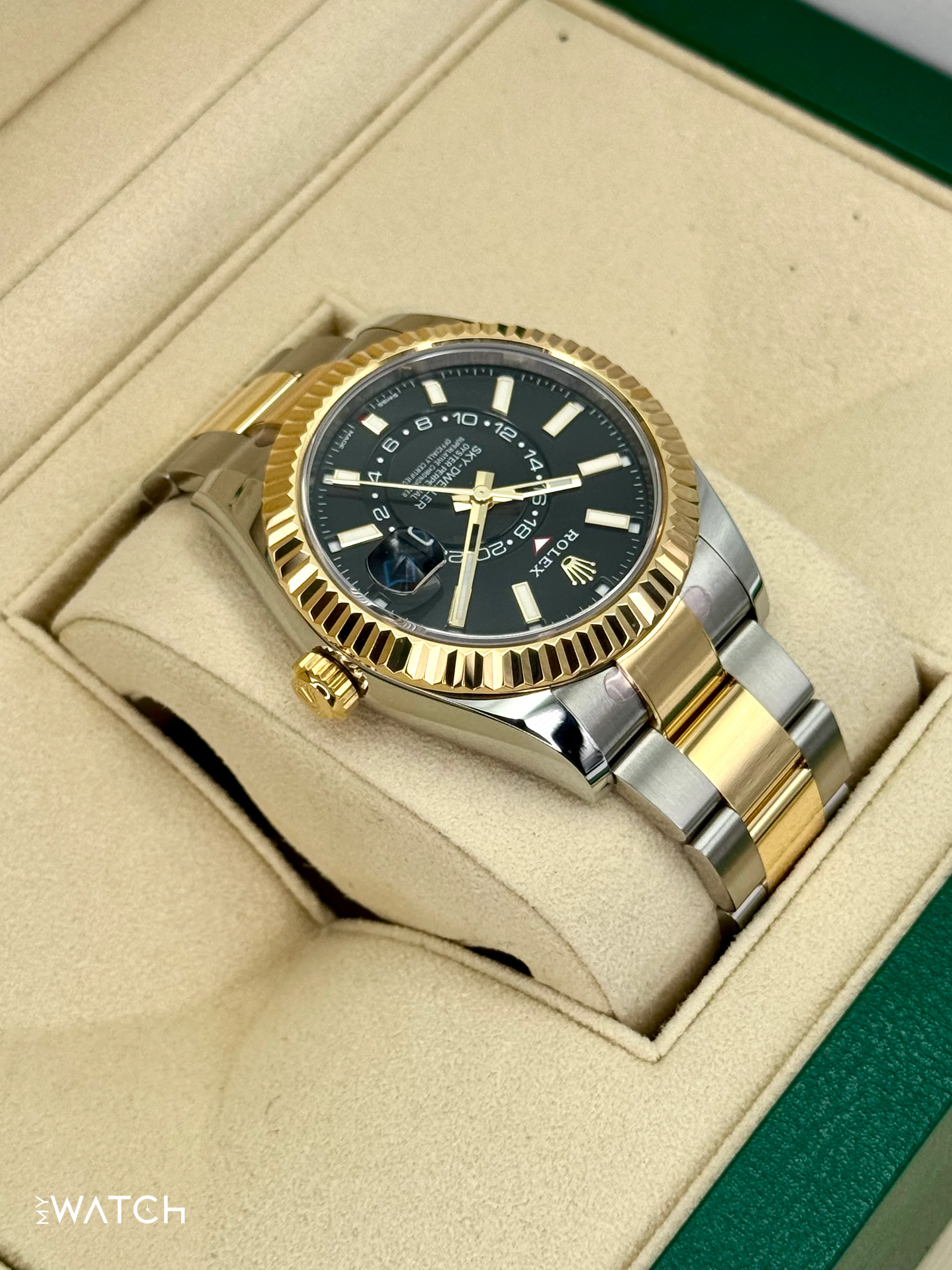 2022 Rolex Sky-Dweller 42mm 326933 Two-Tone Oyster Black Dial - Image 8