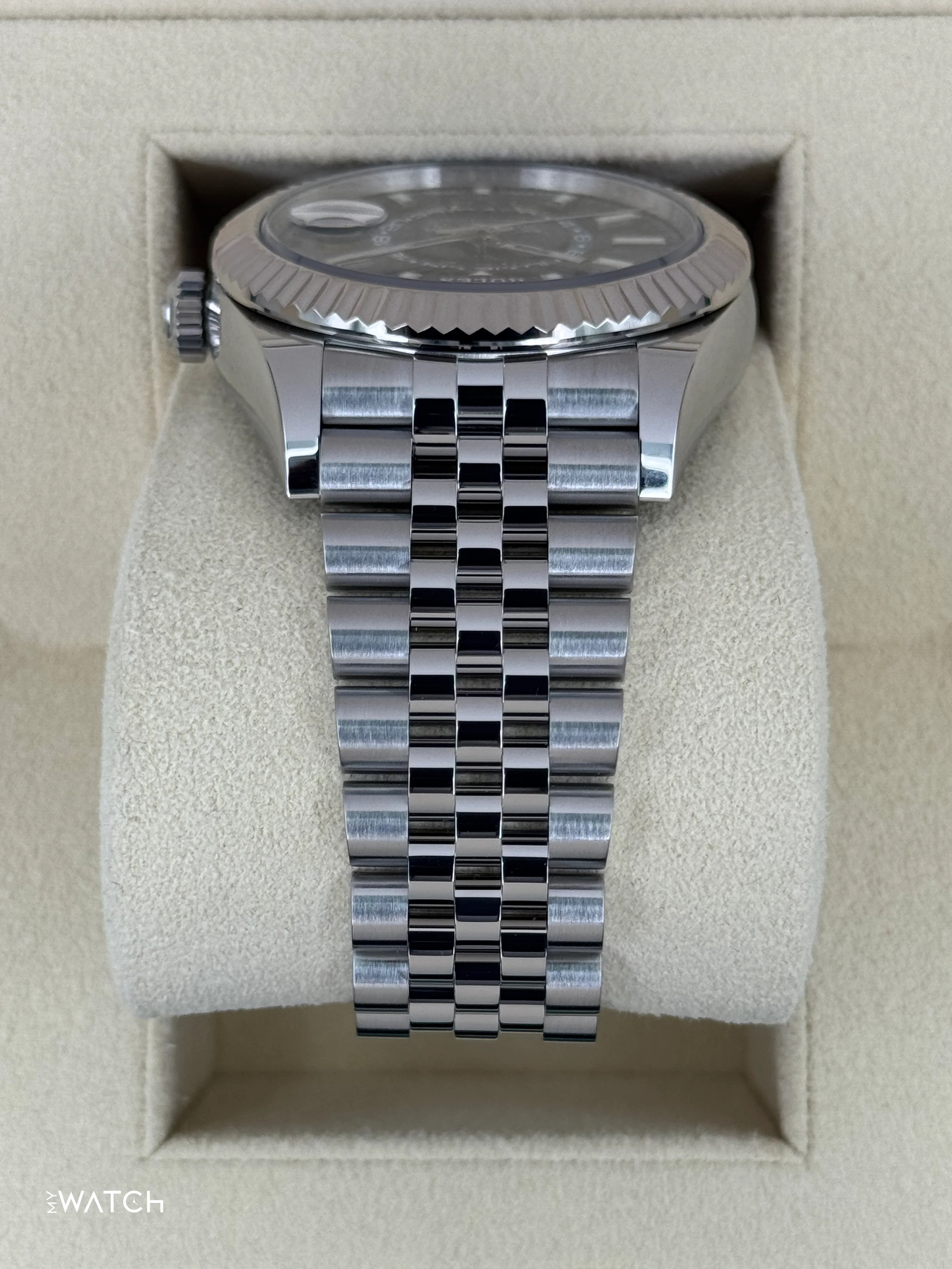 2022 Rolex Sky-Dweller 42mm 326934 Jubilee Blue Dial - Image 4