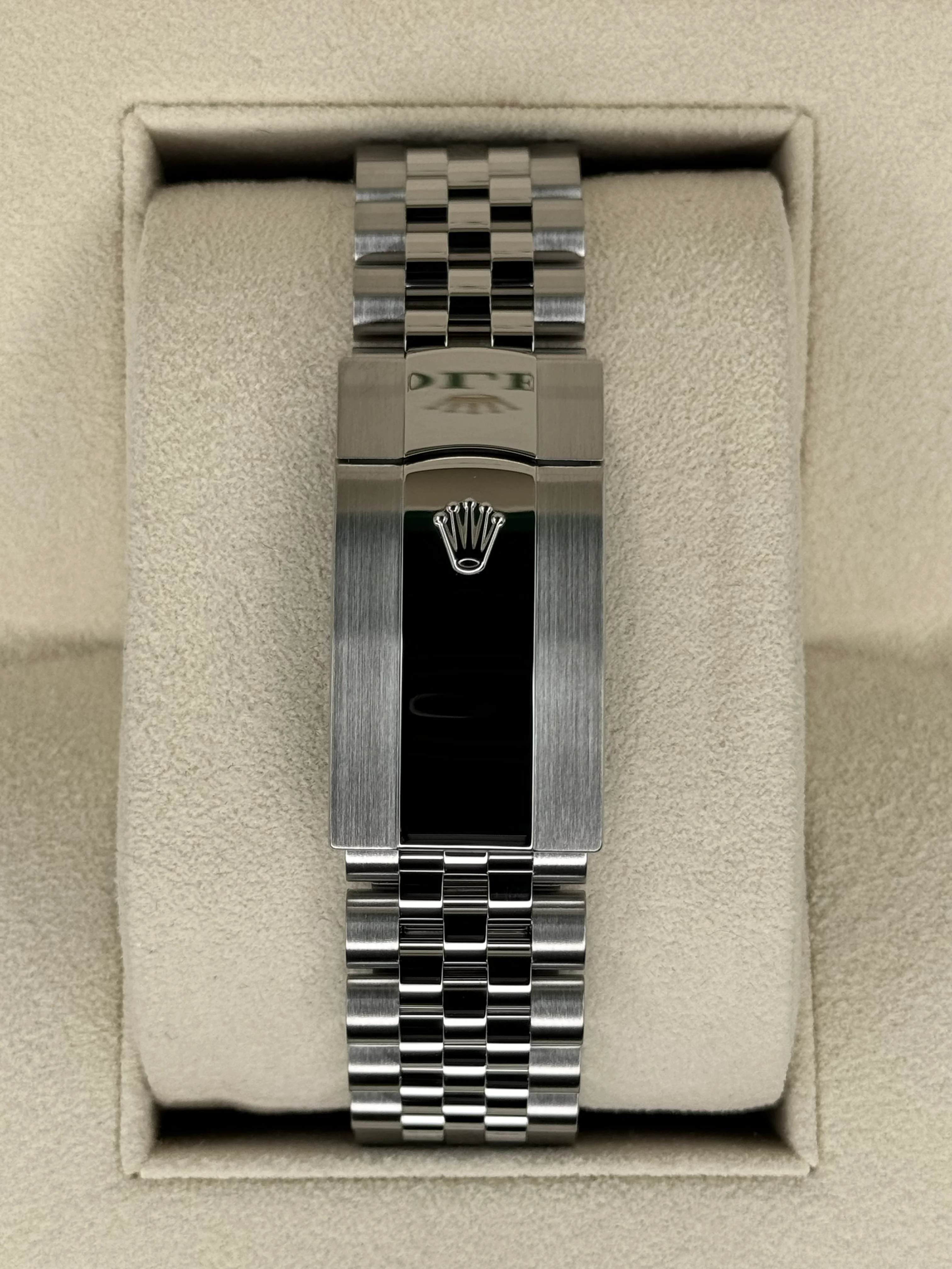 2022 Rolex Sky-Dweller 42mm 326934 Stainless Steel Jubilee White Dial - Image 2