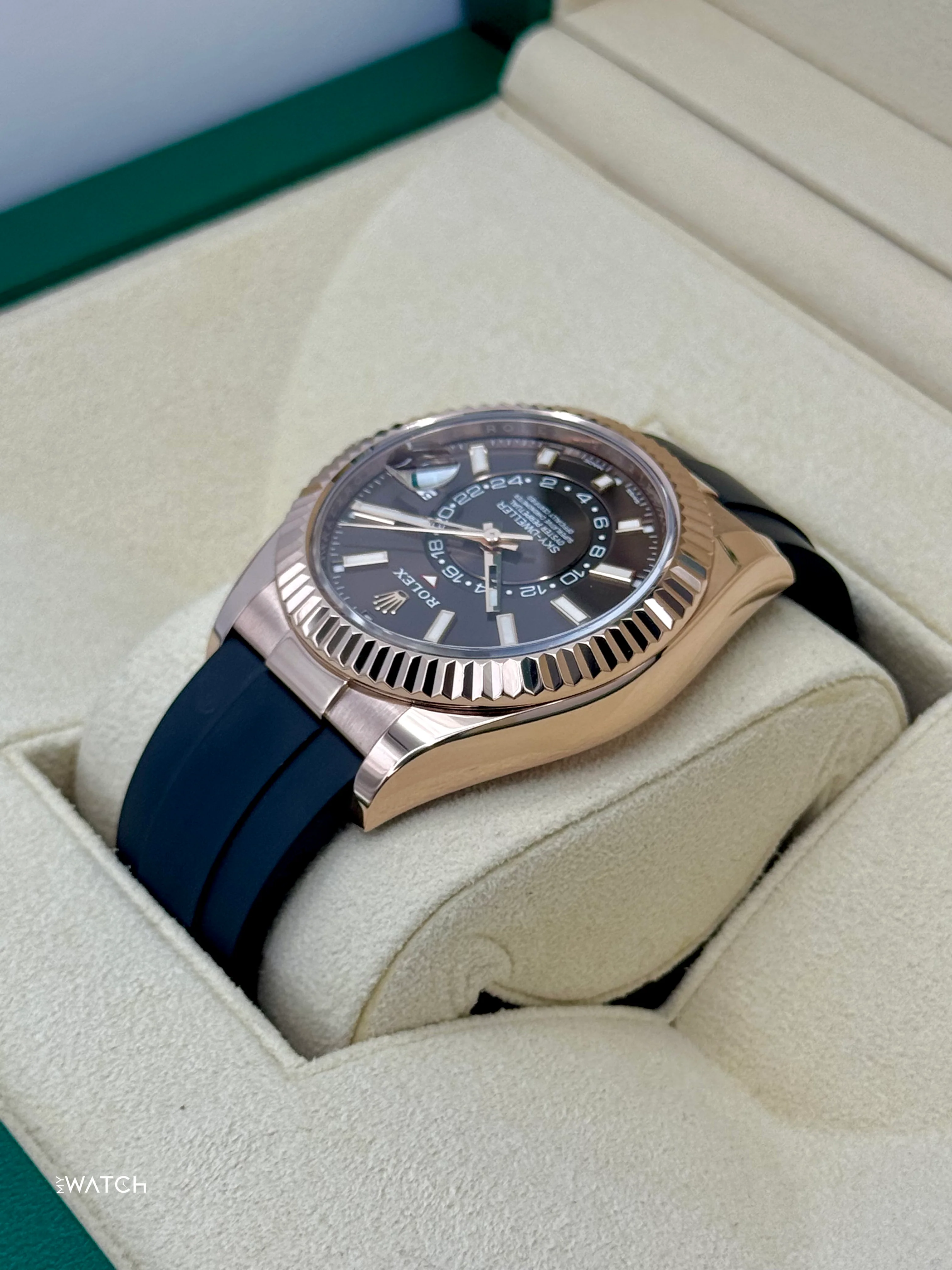 2022 Rolex Sky-Dweller 42mm 326235 Rose Gold Oysterflex Chocolate Dial - Image 8