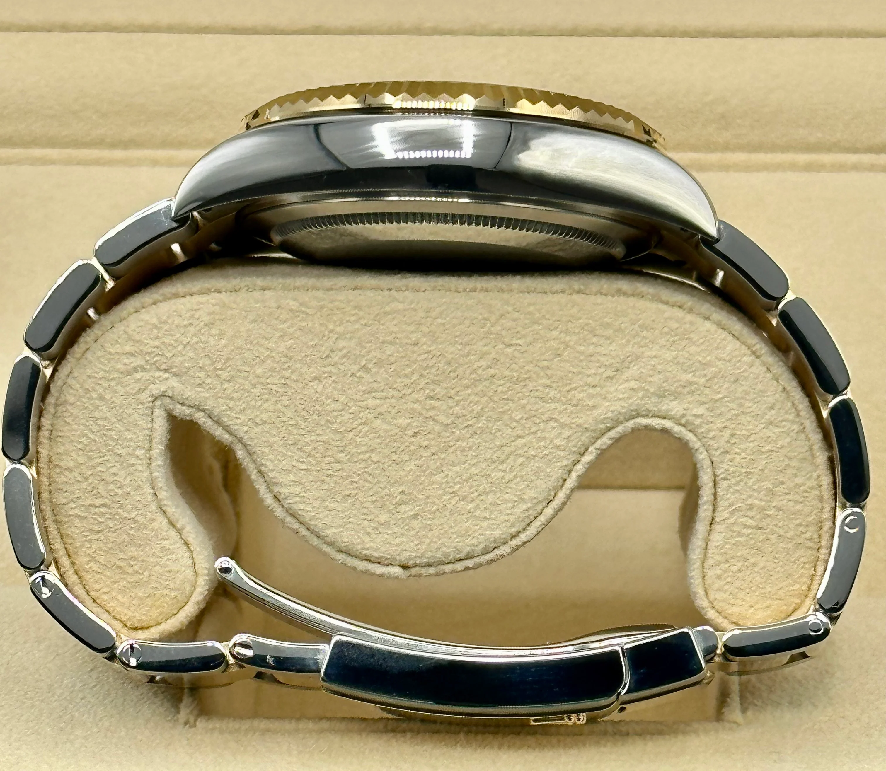 NEW 2023 Rolex Sky-Dweller 42mm 326933 Oyster Champagne Dial - Image 10