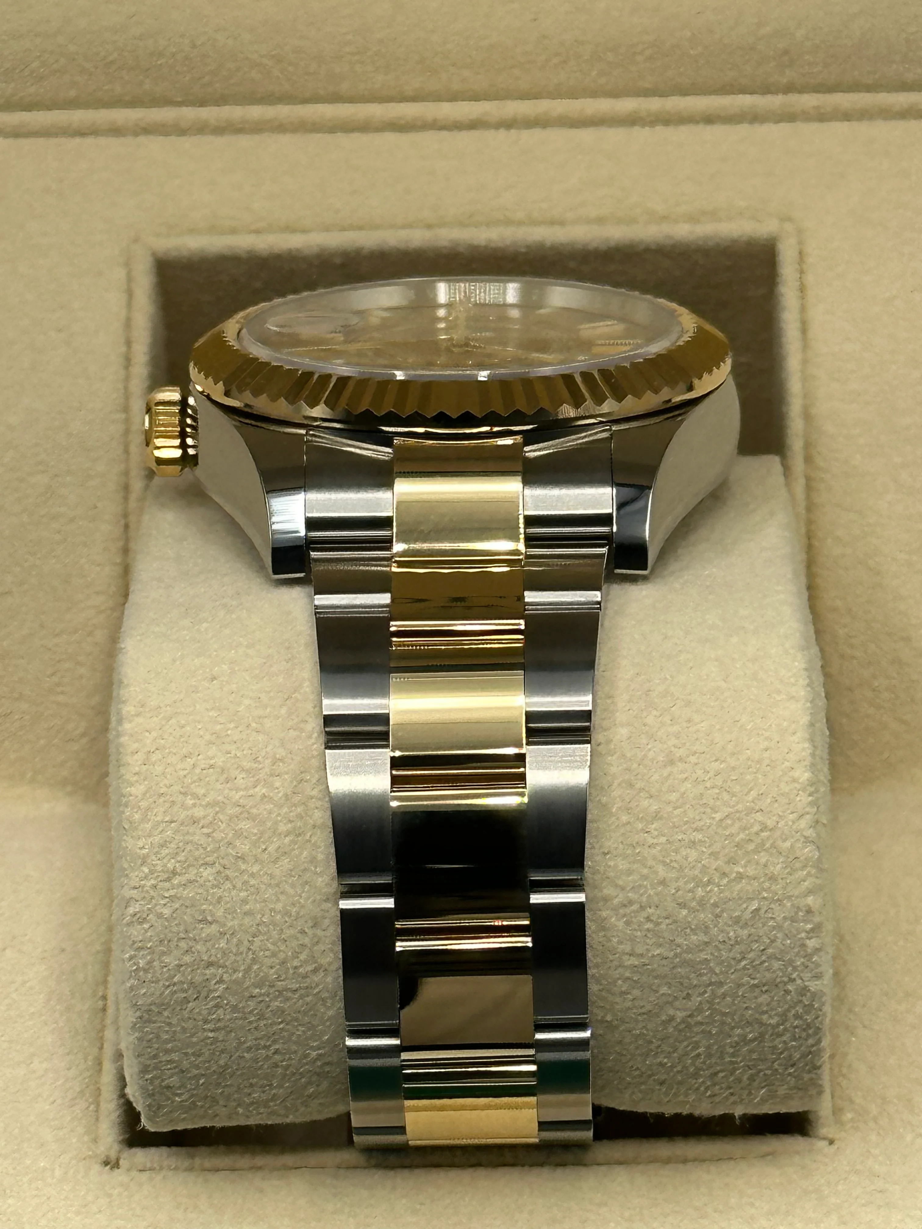 NEW 2023 Rolex Sky-Dweller 42mm 326933 Oyster Champagne Dial - Image 3