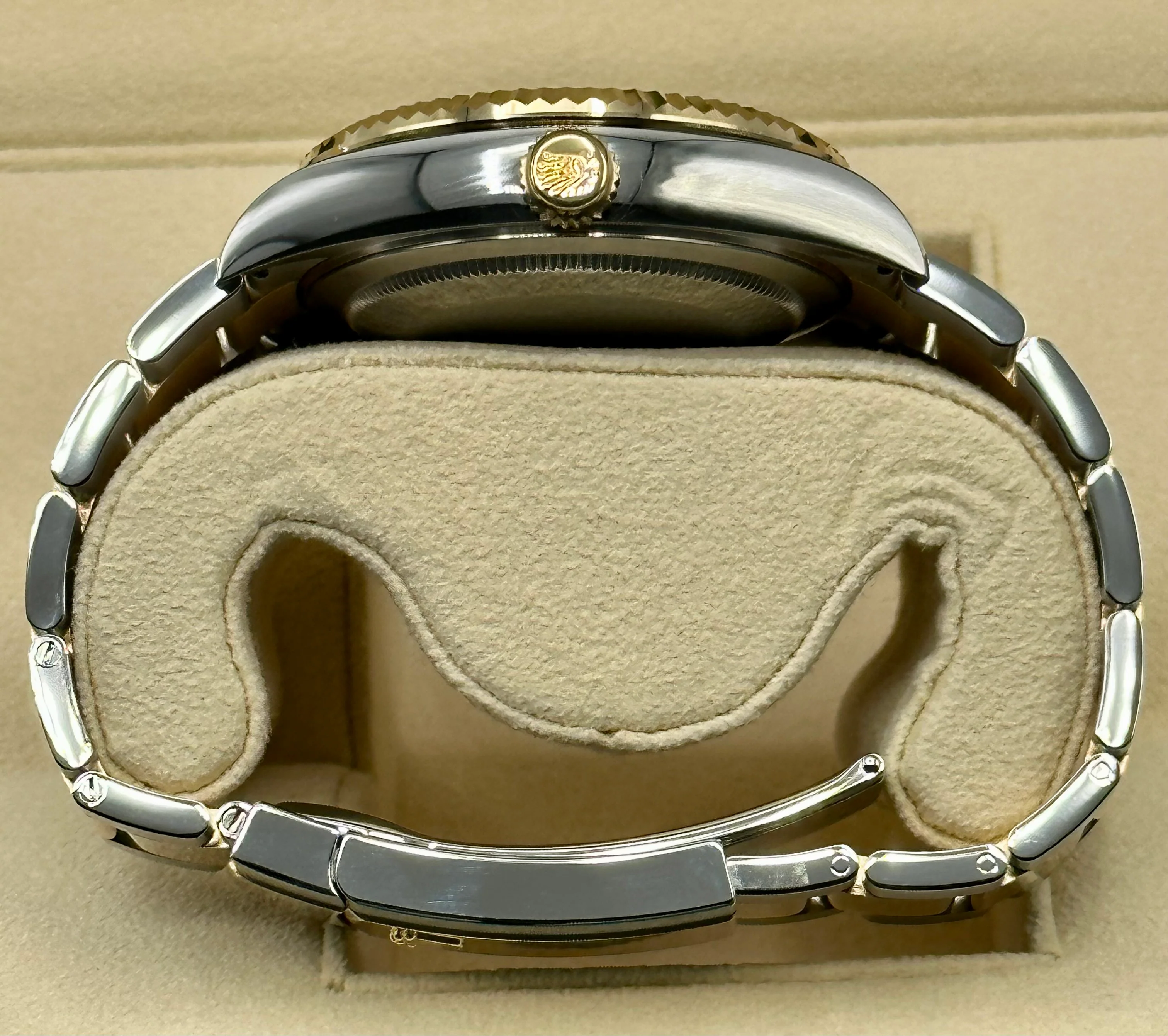 NEW 2023 Rolex Sky-Dweller 42mm 326933 Oyster Champagne Dial - Image 9
