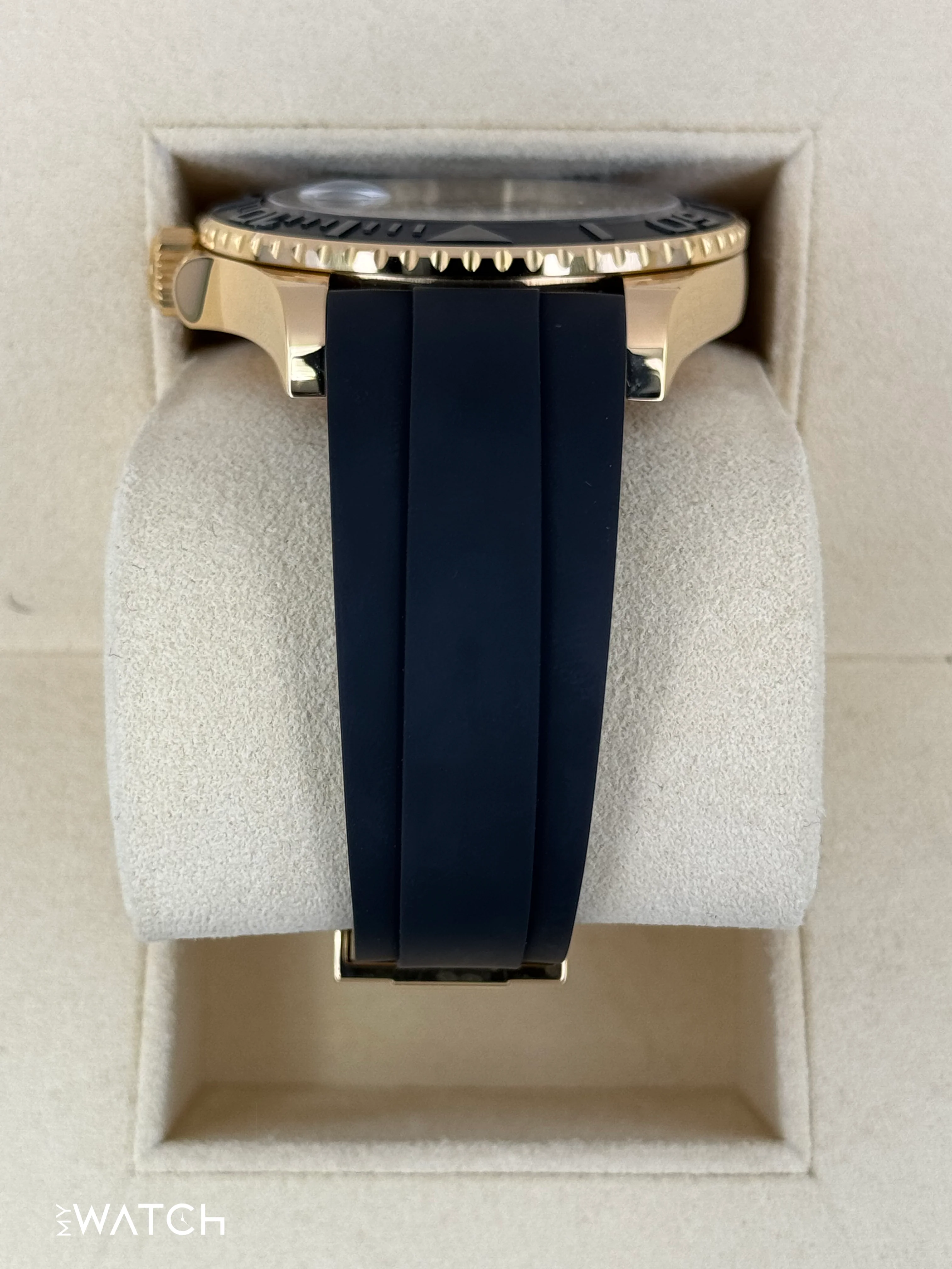 2022 Rolex Yacht-Master 42mm 226658 Gold Oysterflex Black Dial - Image 4