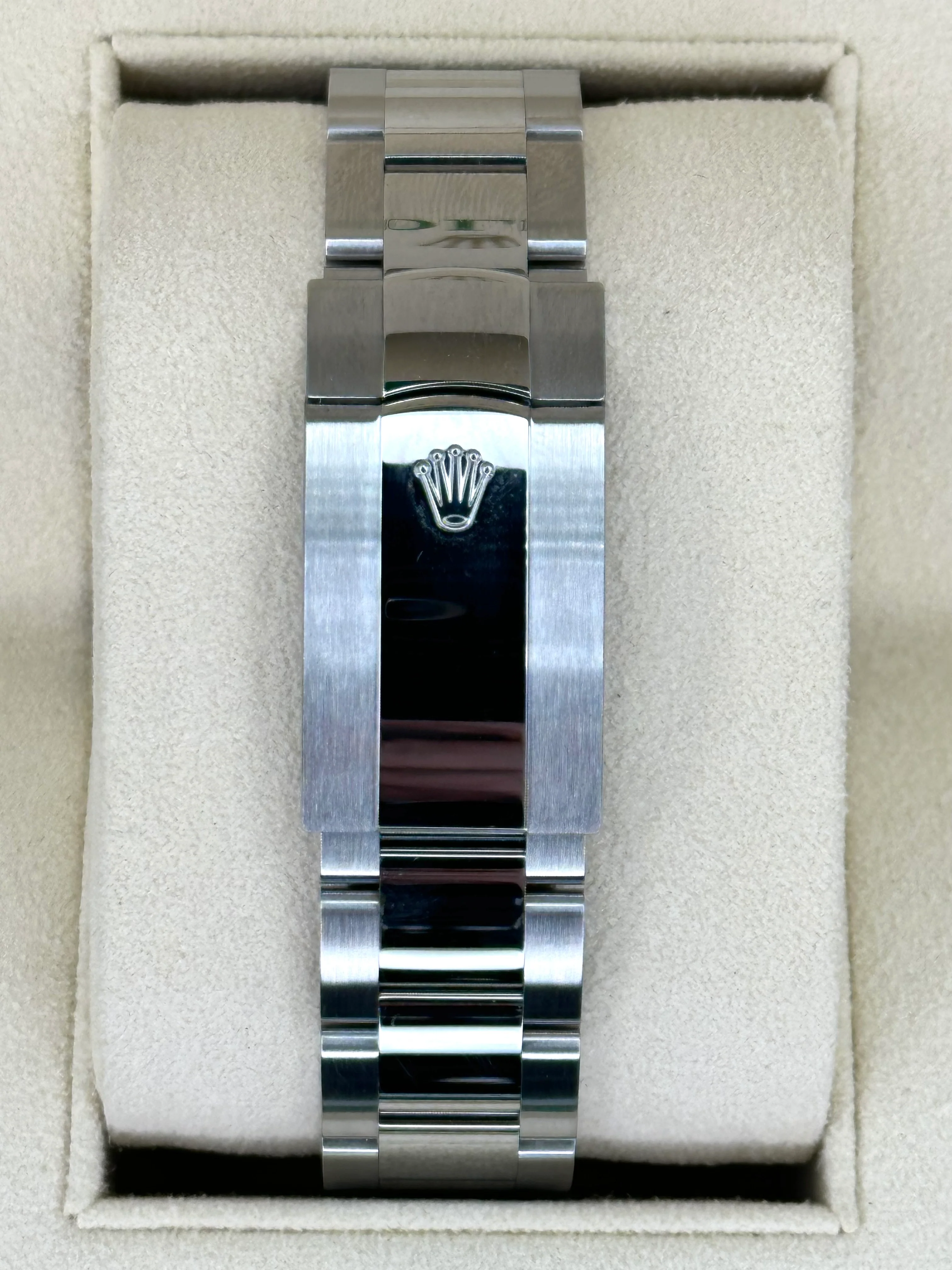 2022 Sky-Dweller 42mm 326934 Stainless Steel Oyster Blue Dial - Image 2