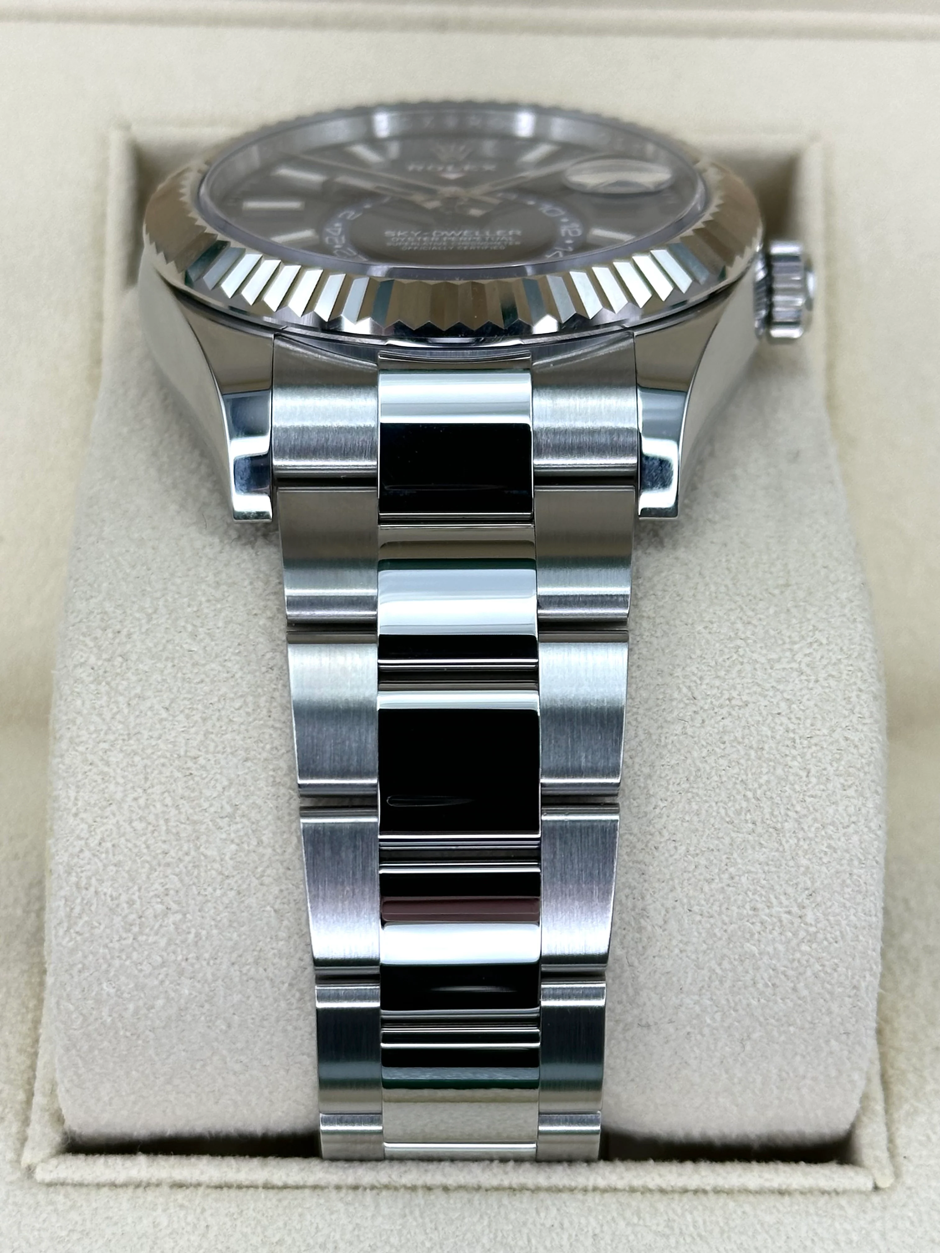 2022 Sky-Dweller 42mm 326934 Stainless Steel Oyster Blue Dial - Image 3