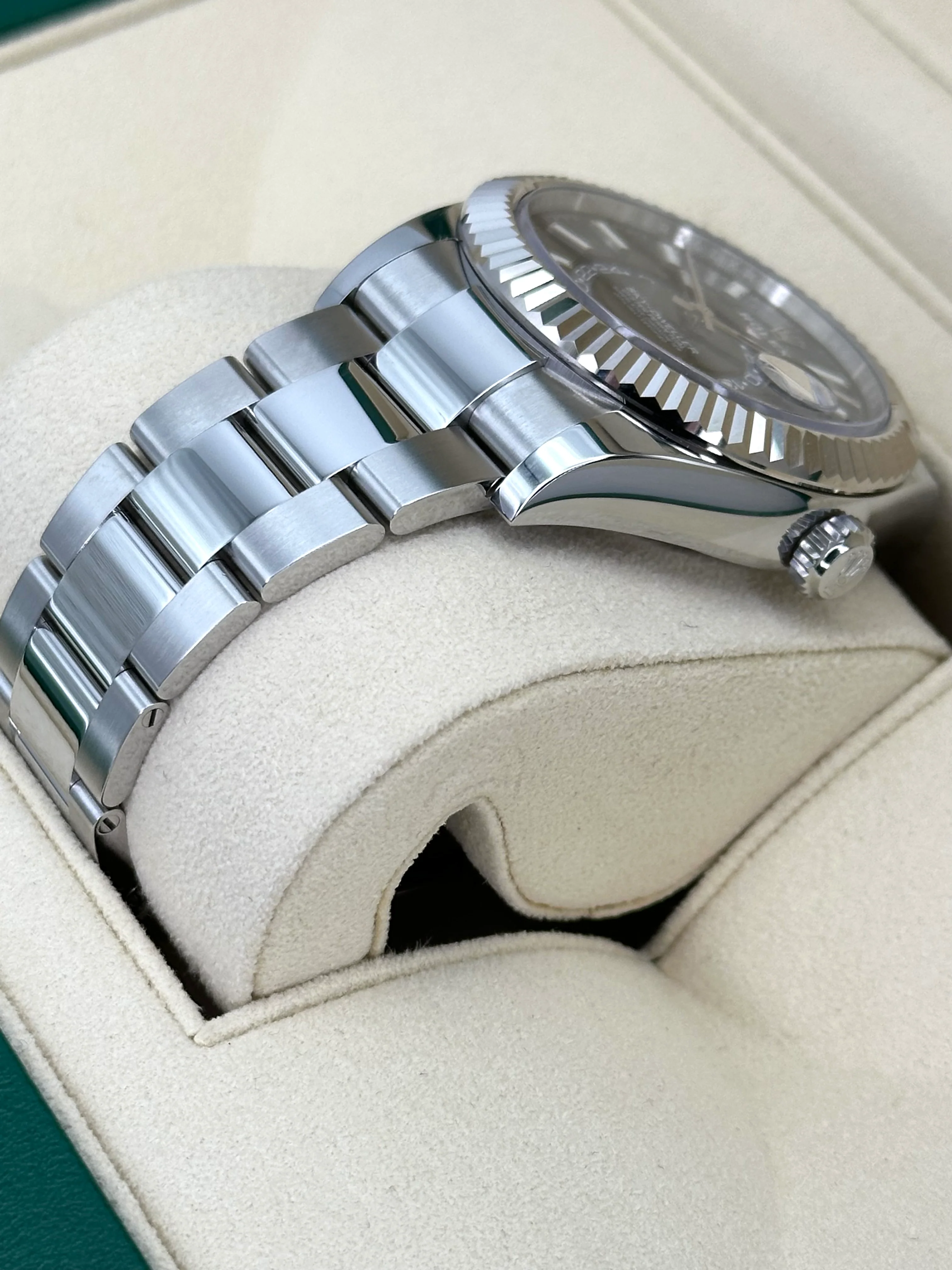 2022 Sky-Dweller 42mm 326934 Stainless Steel Oyster Blue Dial - Image 5