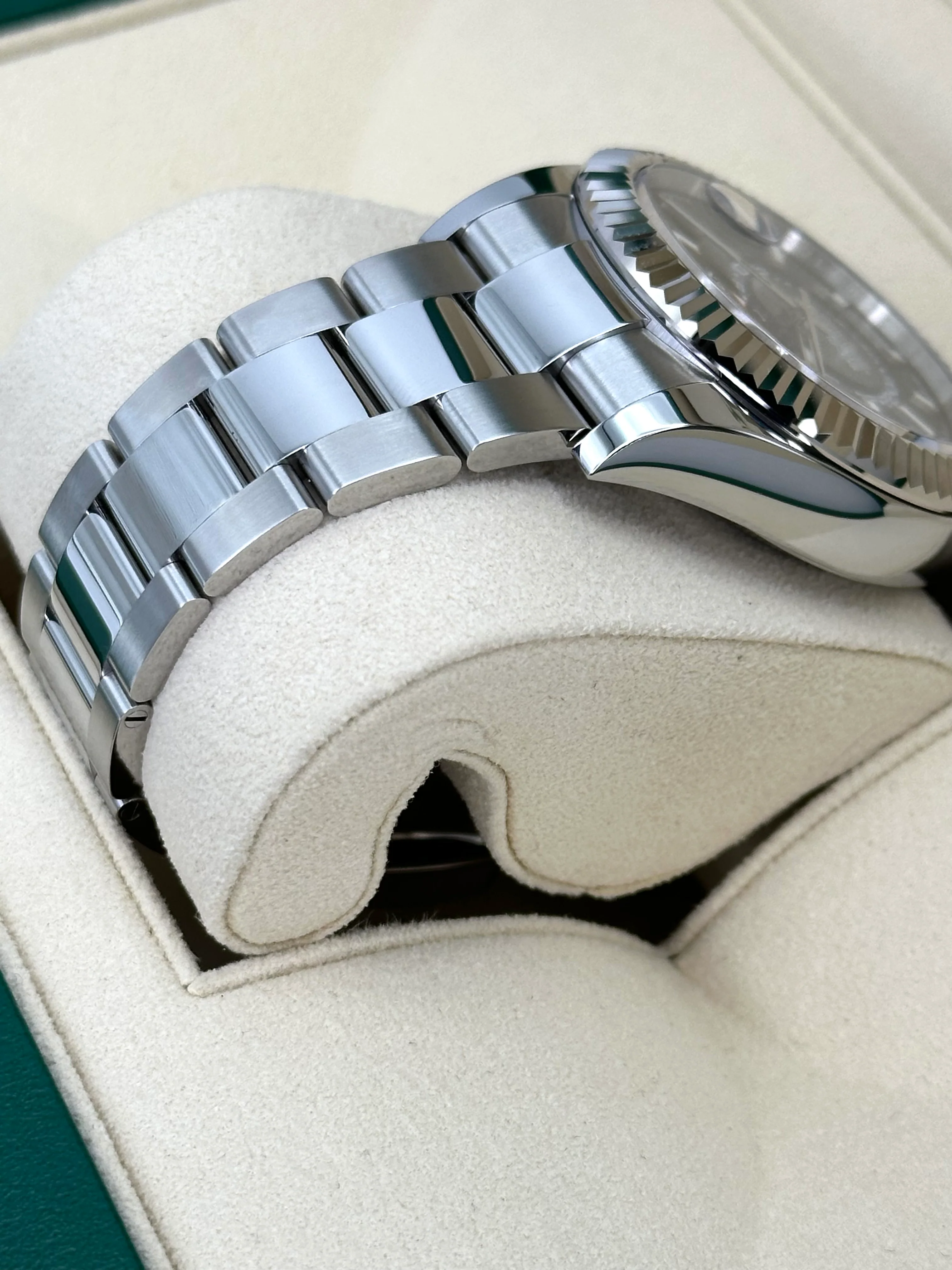 2022 Sky-Dweller 42mm 326934 Stainless Steel Oyster Blue Dial - Image 7