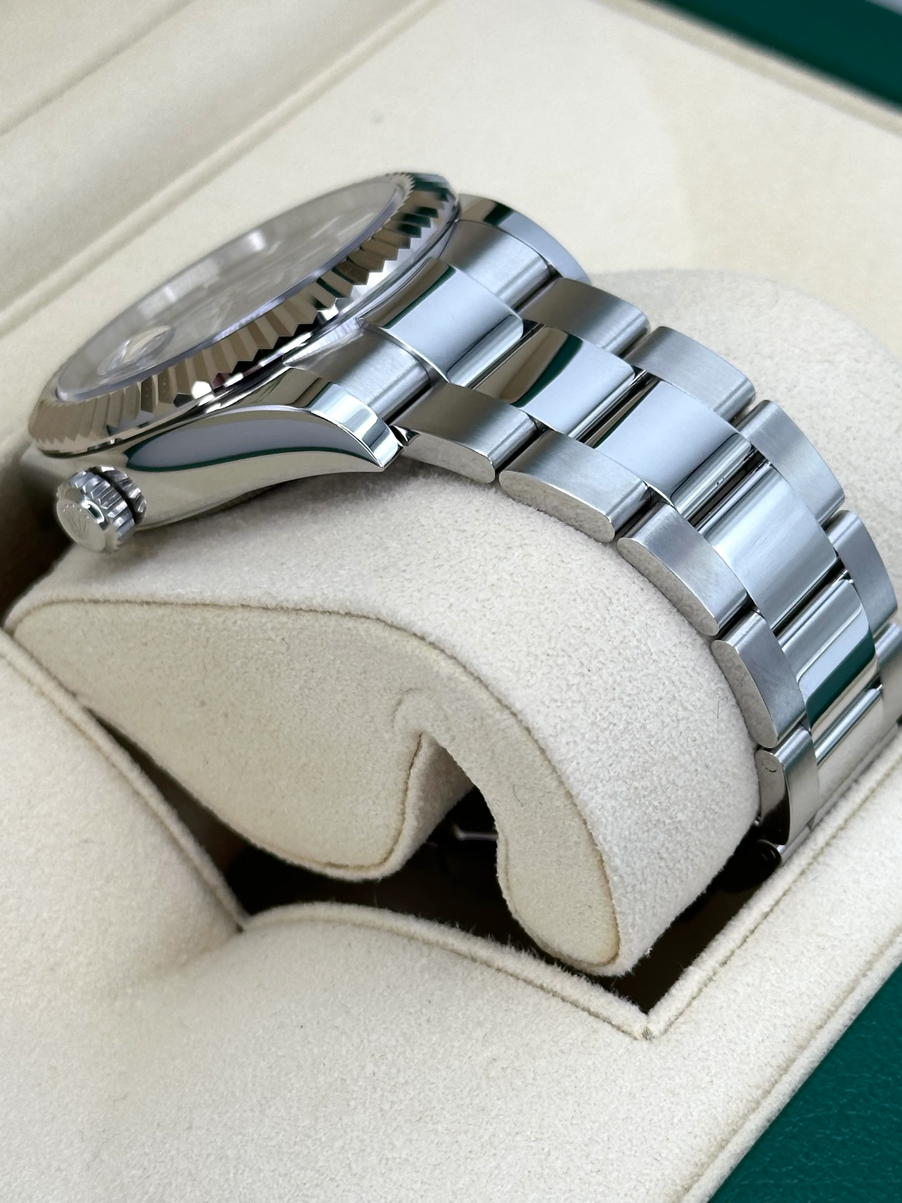 2022 Sky-Dweller 42mm 326934 Stainless Steel Oyster Blue Dial - Image 8