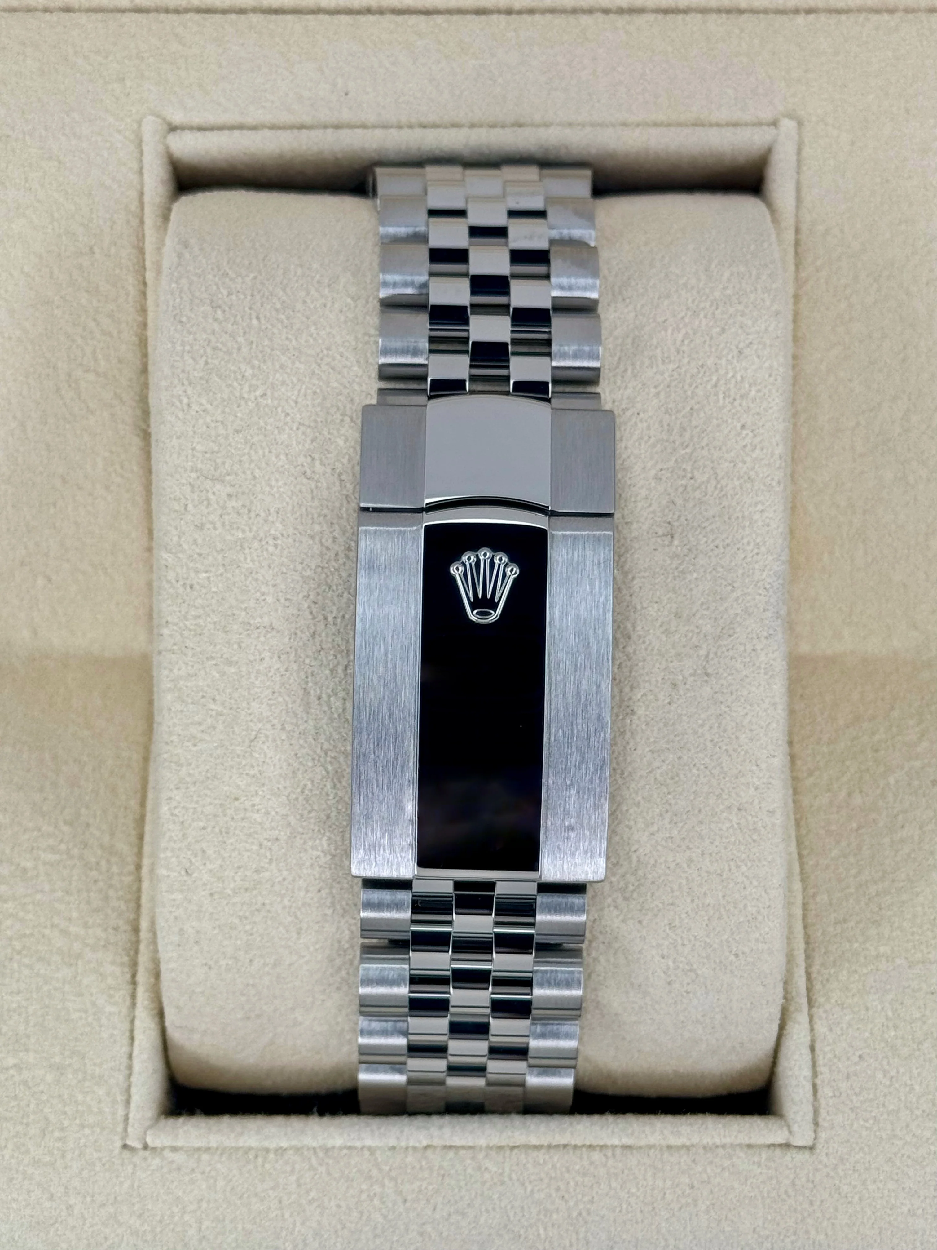 2022 Sky-Dweller 42mm 326934 Stainless Steel Jubilee Blue Dial - Image 2