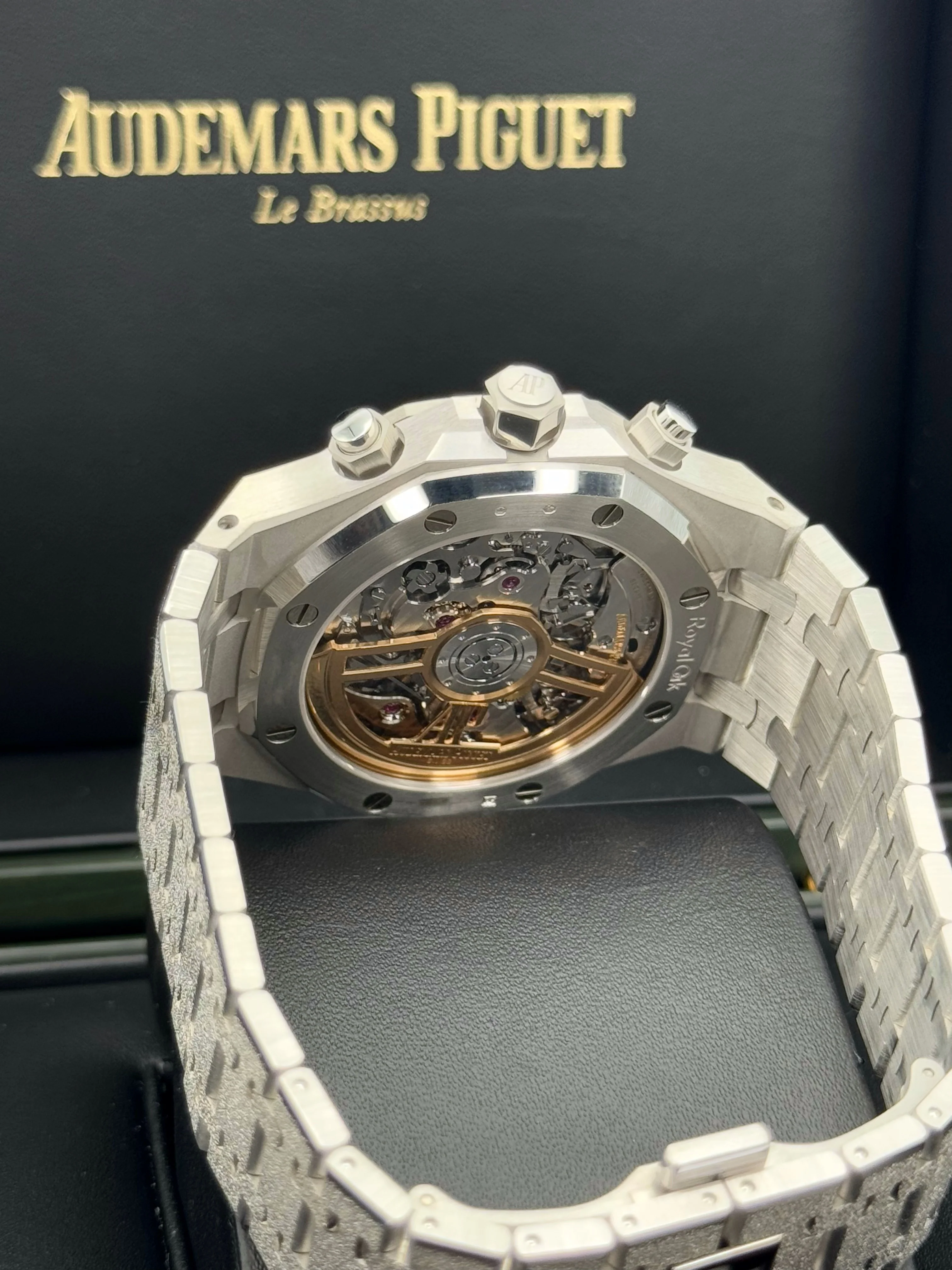 2023 Audemars Piguet 26240BC Frosted White Gold Blue Dial - Image 5
