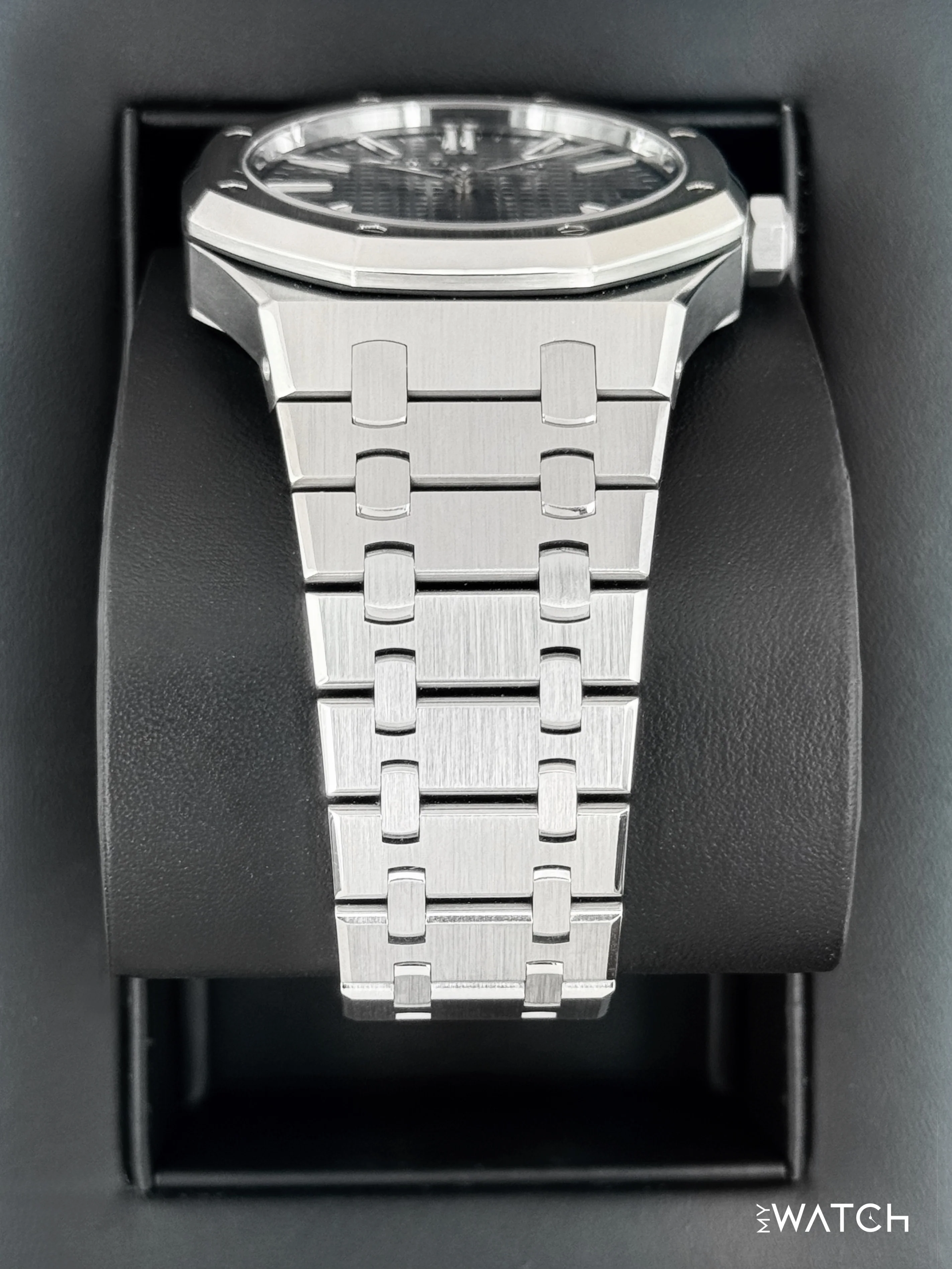 2023 Audemars Piguet  Royal Oak  41mm 15510ST Stainless Steel Blue Dial - Image 3