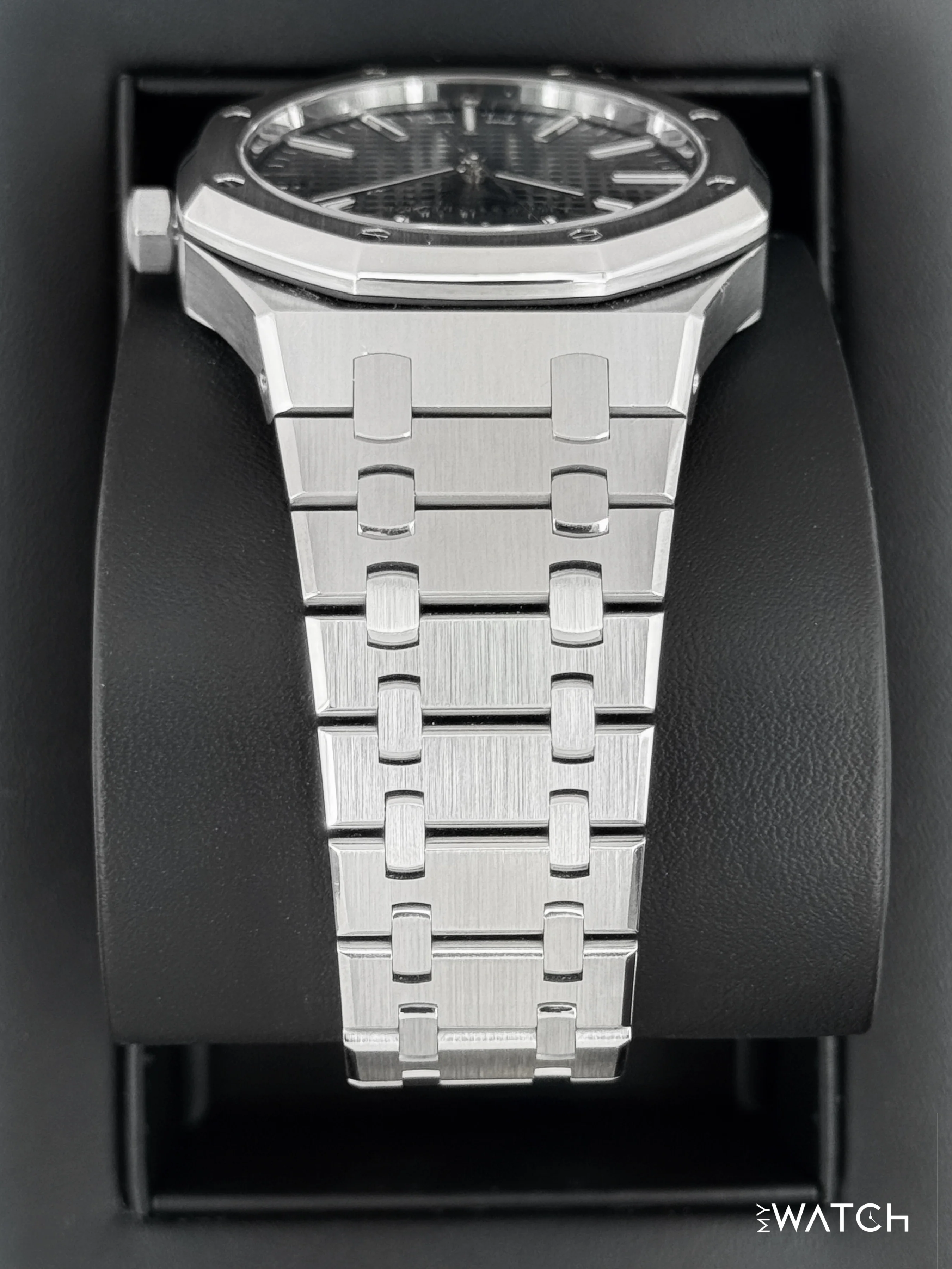 2023 Audemars Piguet  Royal Oak  41mm 15510ST Stainless Steel Blue Dial - Image 4