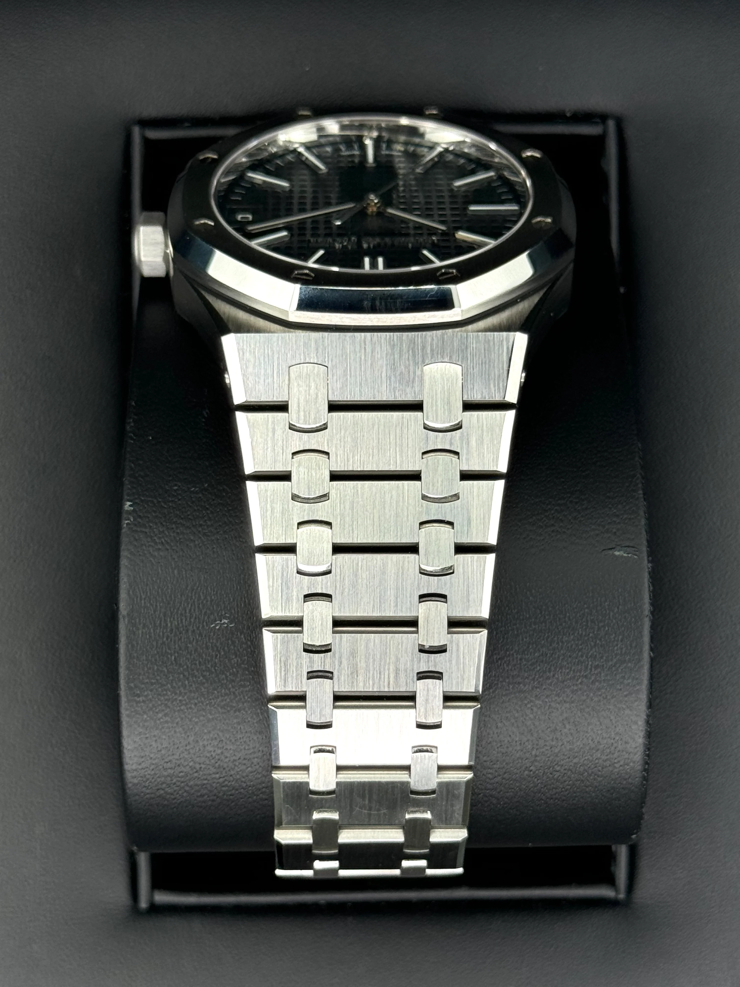 2023 Audemars Piguet  Royal Oak  41mm 15510ST Green Dial - Image 4