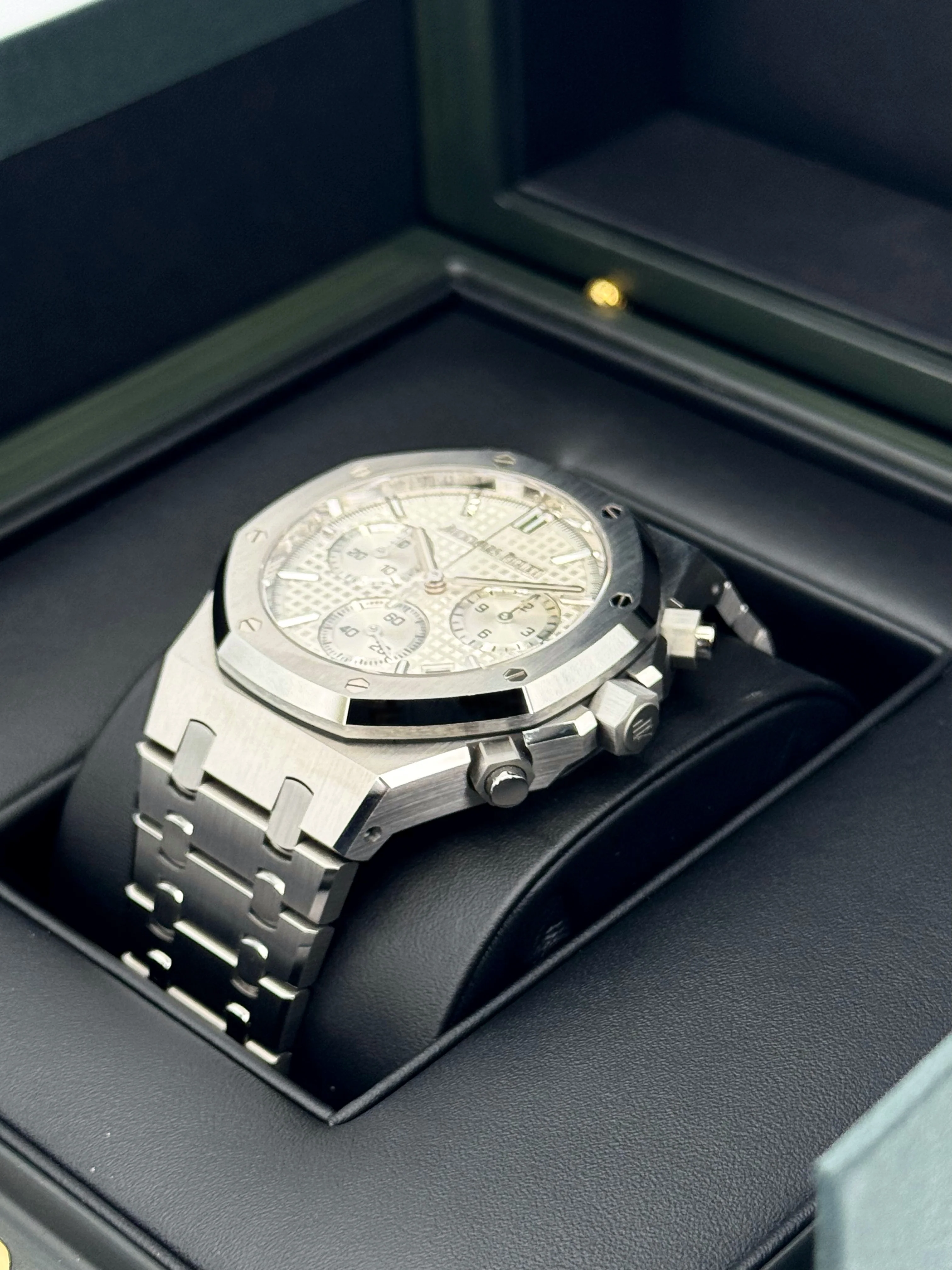 2023 Audemars Piguet Royal Oak Chronograph 41mm 26240ST White Dial - Image 5