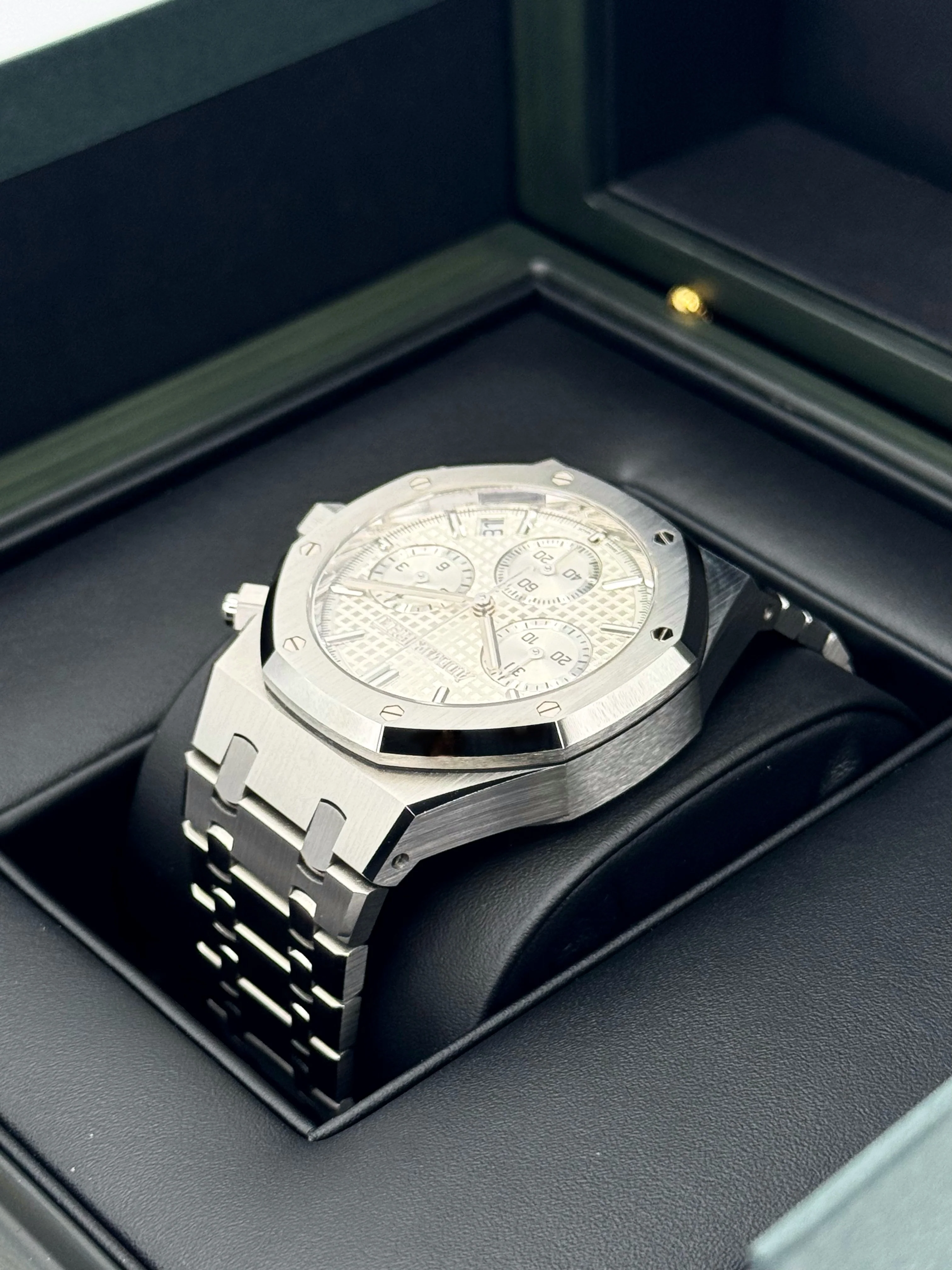 2023 Audemars Piguet Royal Oak Chronograph 41mm 26240ST White Dial - Image 7