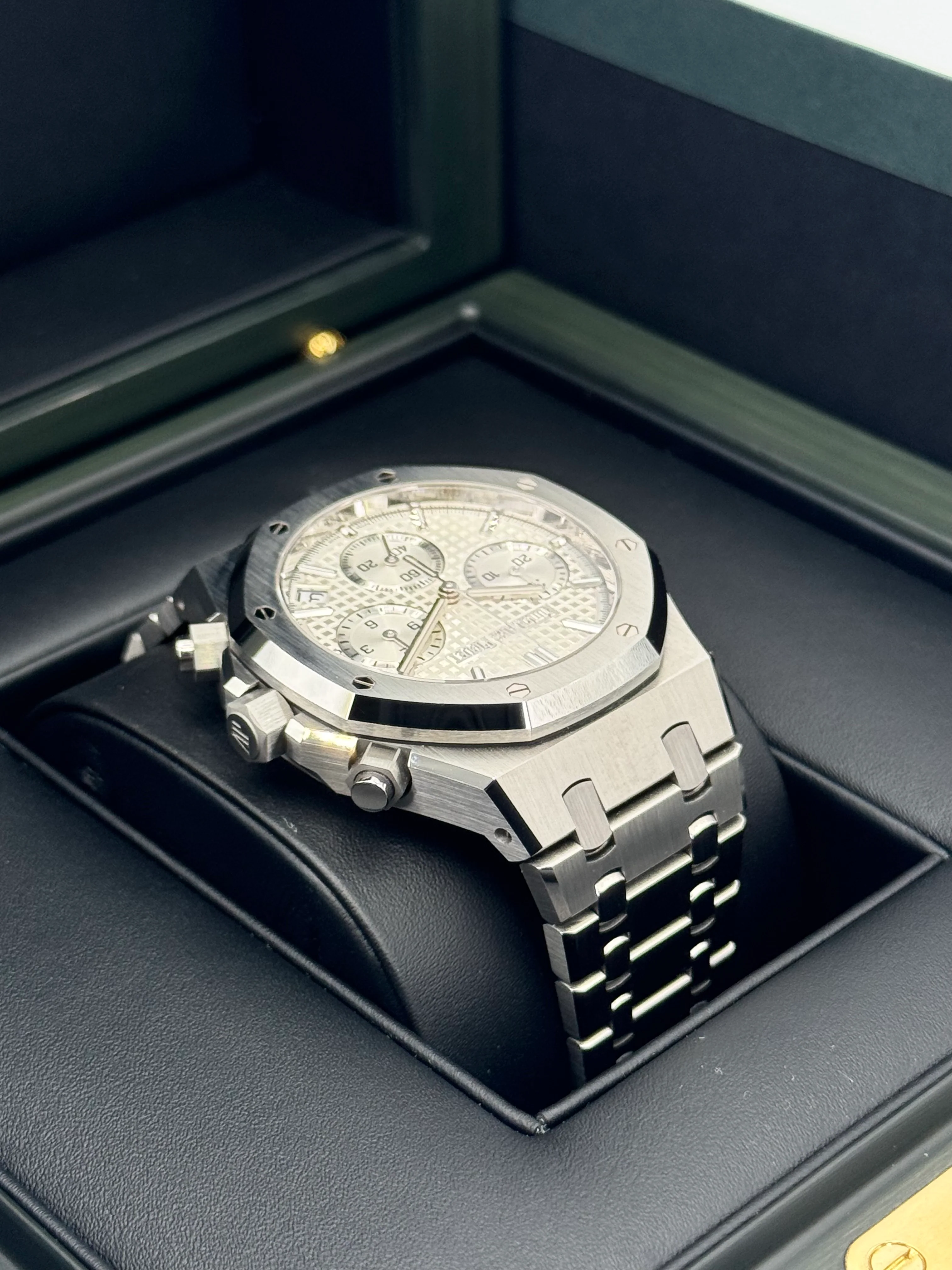 2023 Audemars Piguet Royal Oak Chronograph 41mm 26240ST White Dial - Image 8