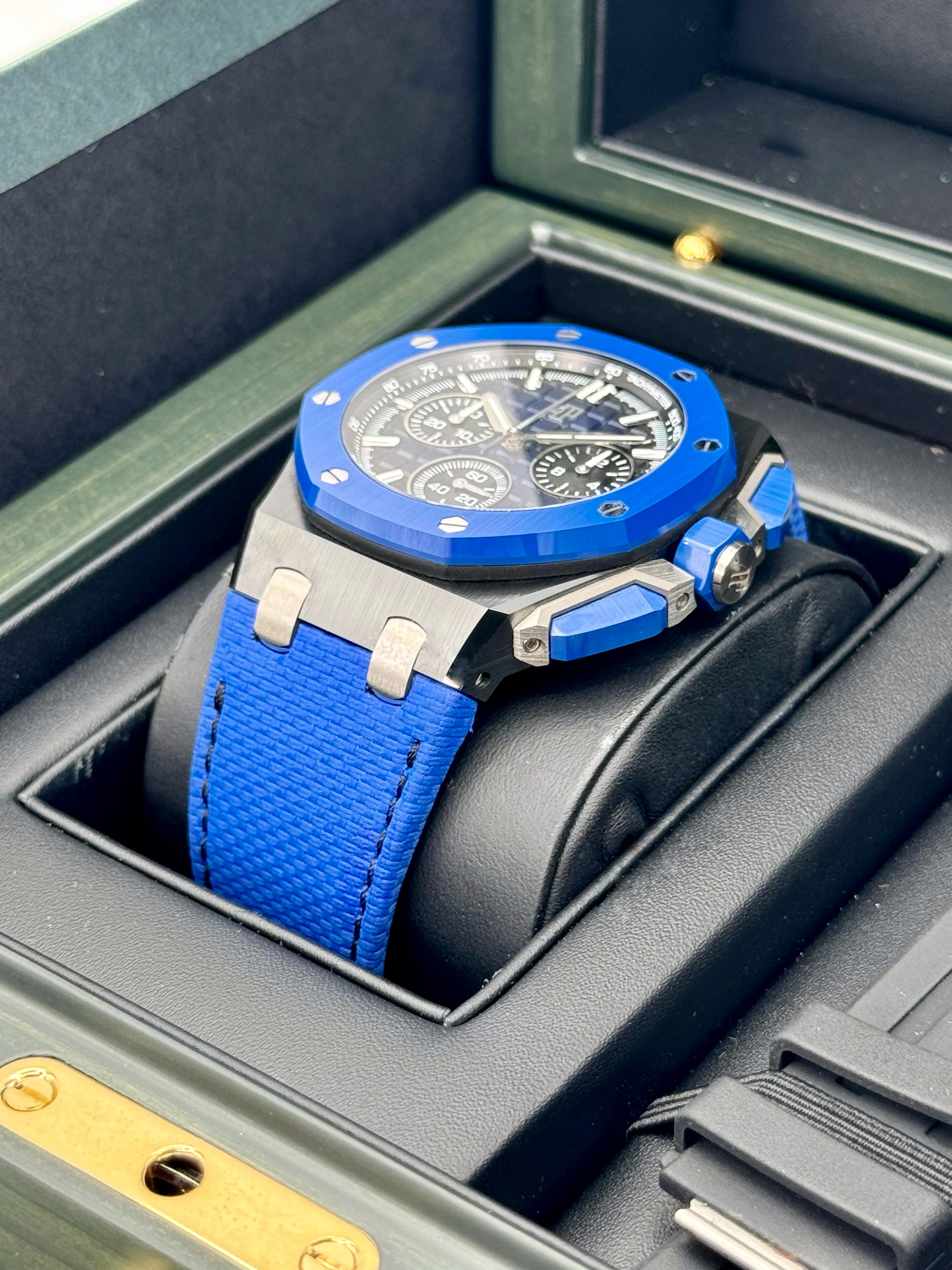 2023 Audemars Piguet Royal Oak Offshore 43mm 26420CE Ceramic Blue Dial - Image 5