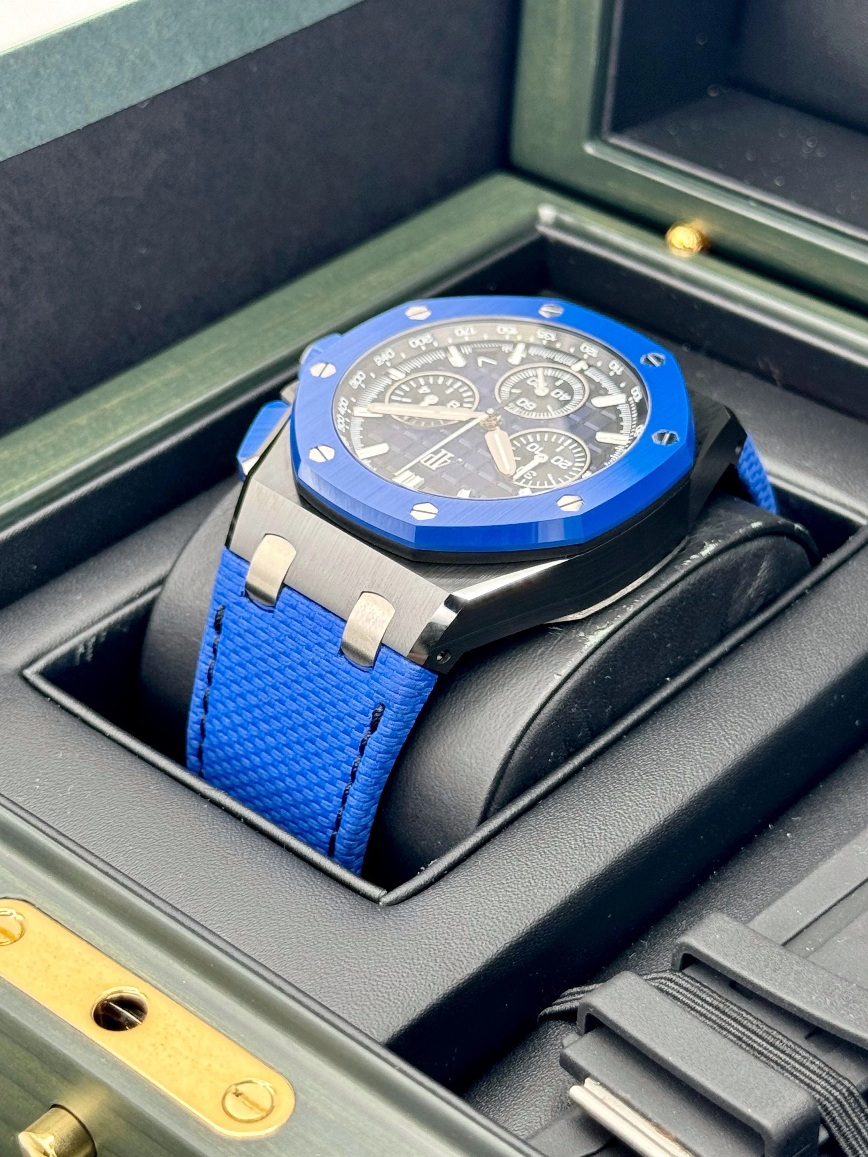2023 Audemars Piguet Royal Oak Offshore 43mm 26420CE Ceramic Blue Dial - Image 7